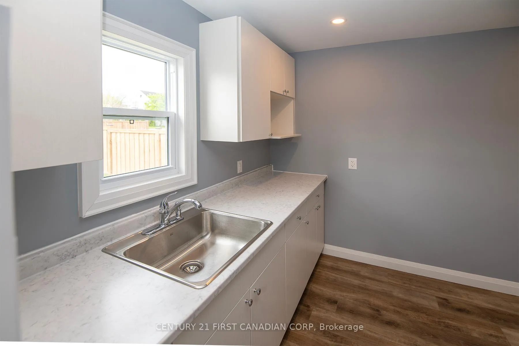 Photo 21 of 5 Briscoe Street W, London, South E — HOMEH