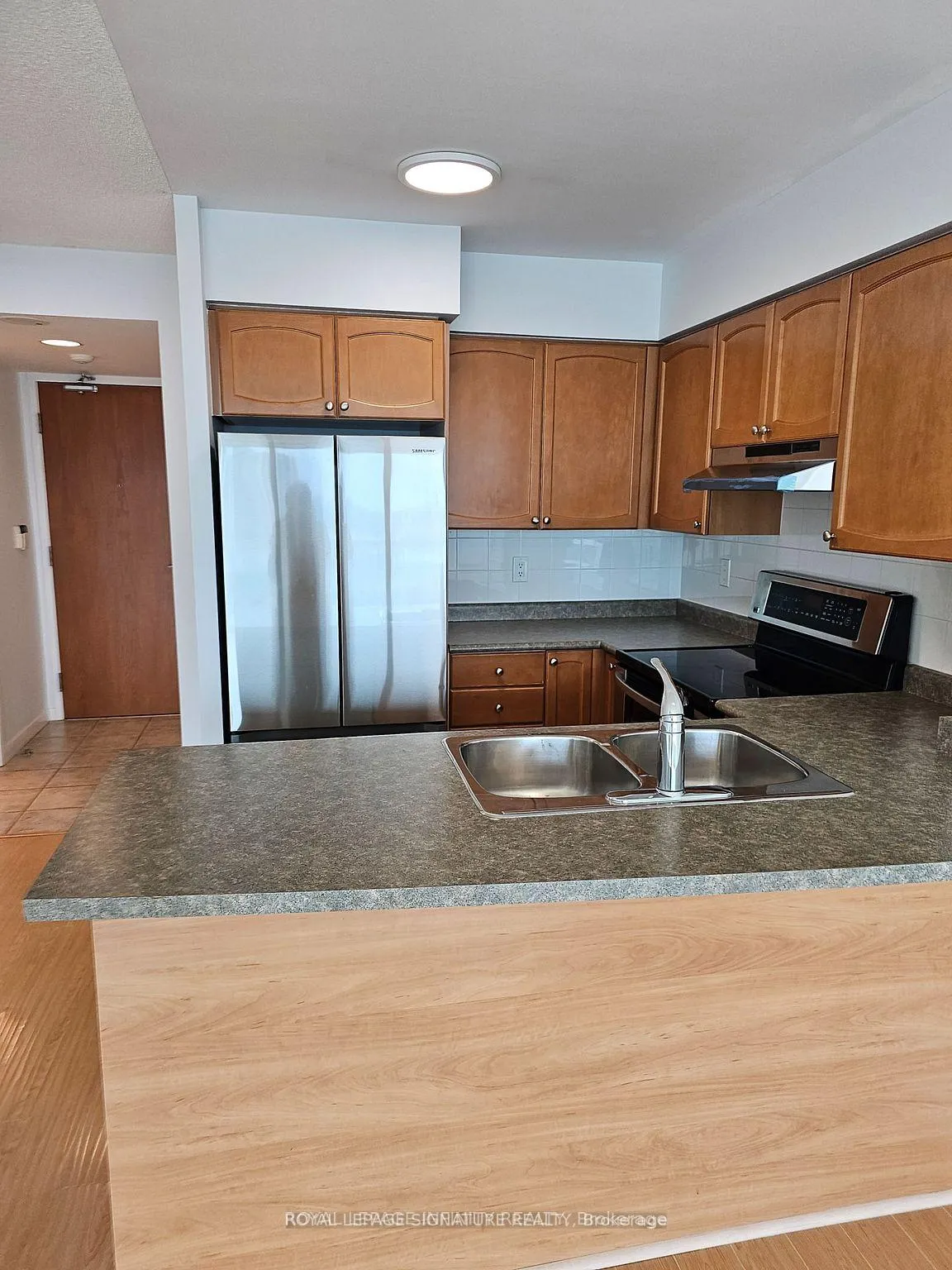 Photo 3 of Unit 1810, 219 Fort York Boulevard, Toronto, Niagara — HOMEH
