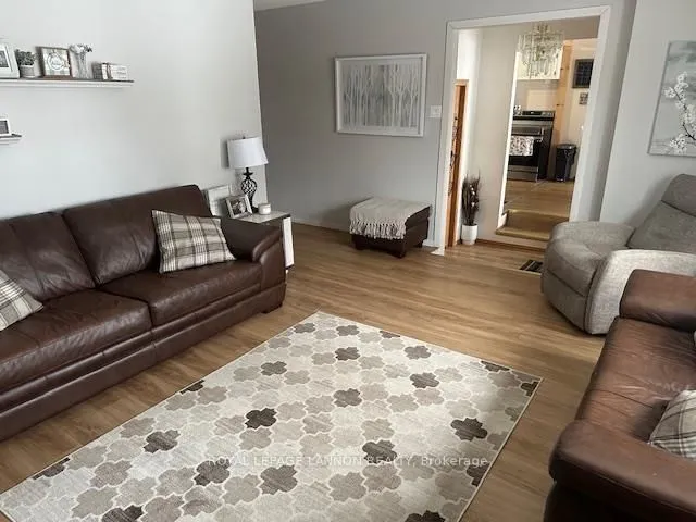 Photo 2 of 432 Gemstone Drive, Thunder Bay, Dawson Heights — HOMEH
