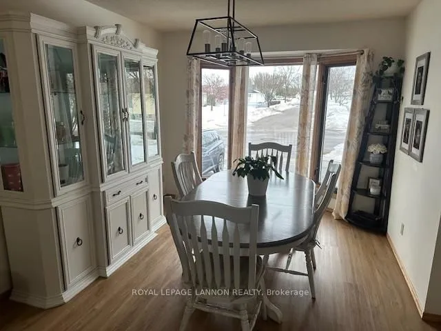 Photo 3 of 432 Gemstone Drive, Thunder Bay, Dawson Heights — HOMEH