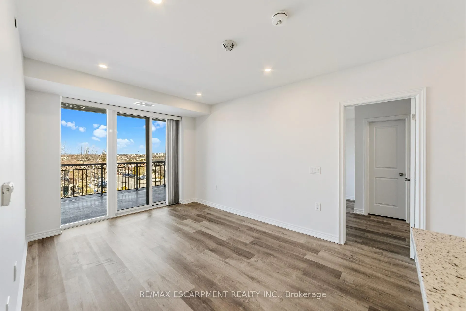 Photo 4 of Unit 302, 2750 King Street E, Hamilton, Gershome — HOMEH