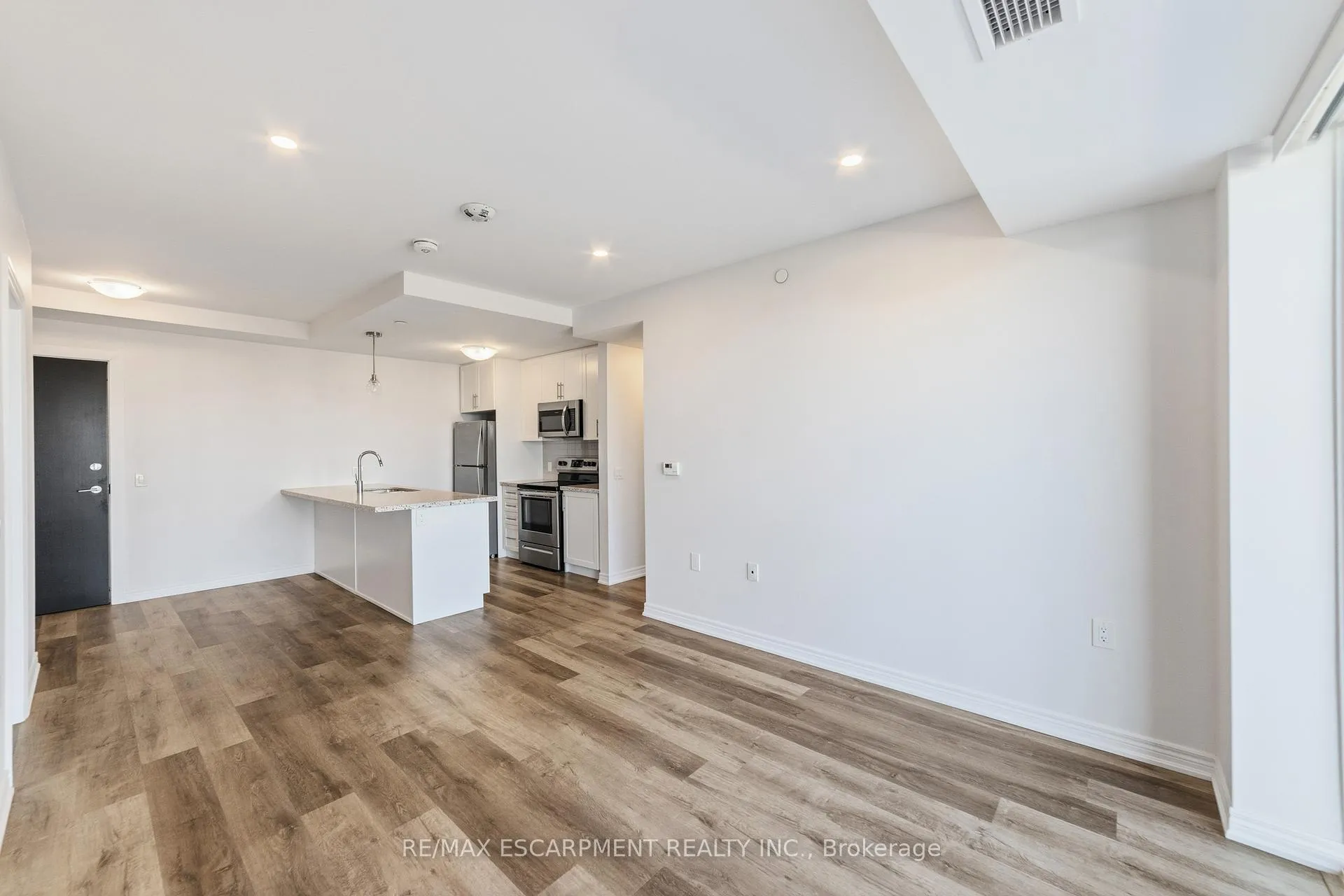 Photo 5 of Unit 302, 2750 King Street E, Hamilton, Gershome — HOMEH