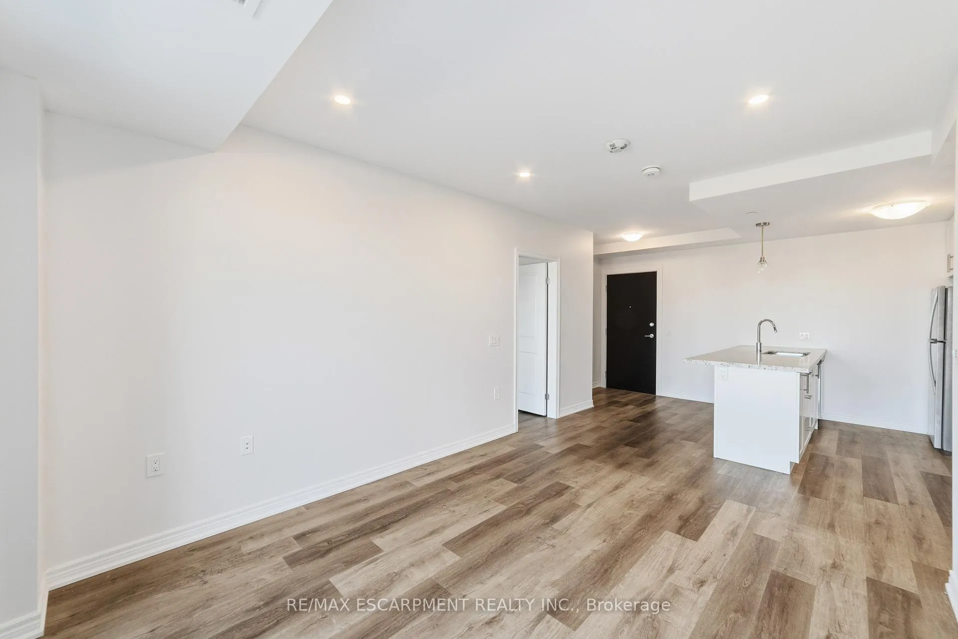 Photo 6 of Unit 302, 2750 King Street E, Hamilton, Gershome — HOMEH