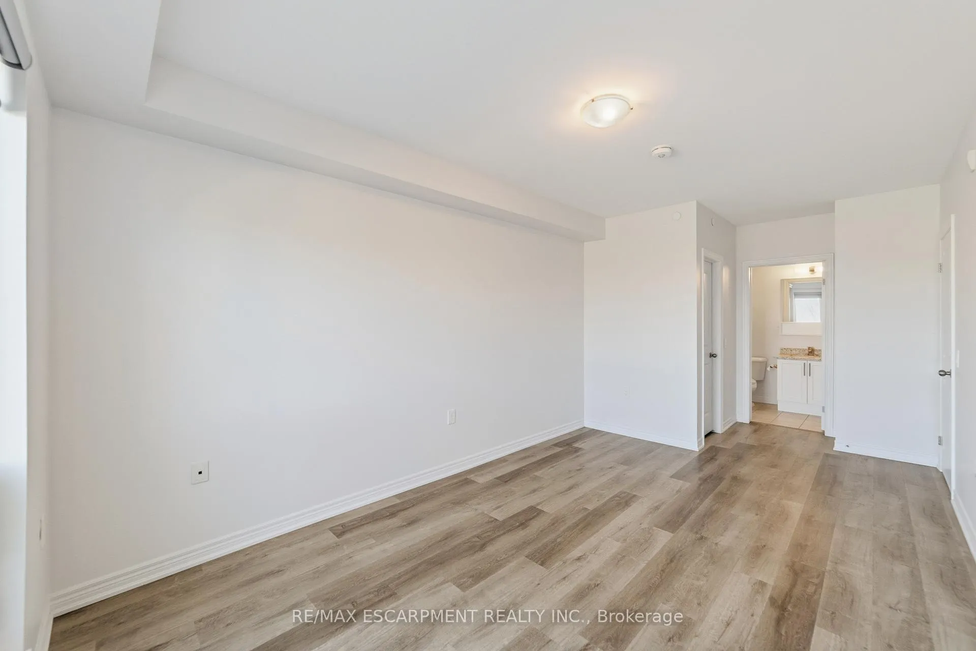 Photo 9 of Unit 302, 2750 King Street E, Hamilton, Gershome — HOMEH