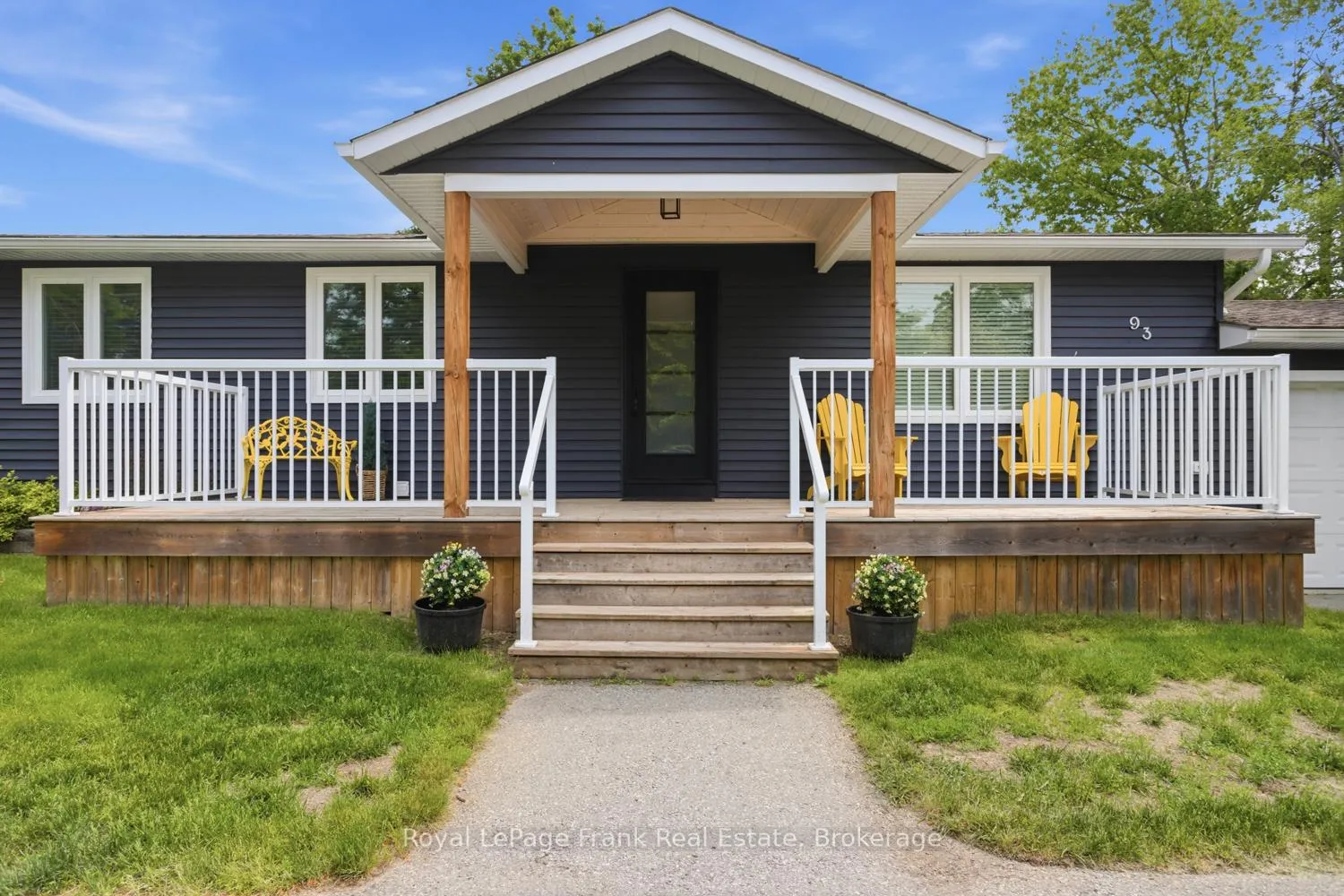 Photo 2 of 93 Reid Street, Kawartha Lakes, Bobcaygeon — HOMEH