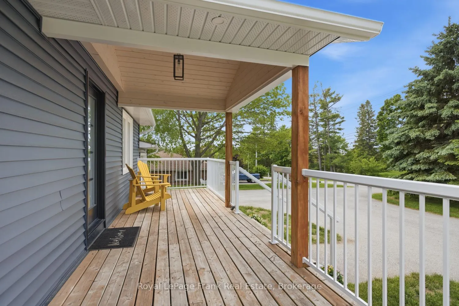 Photo 3 of 93 Reid Street, Kawartha Lakes, Bobcaygeon — HOMEH