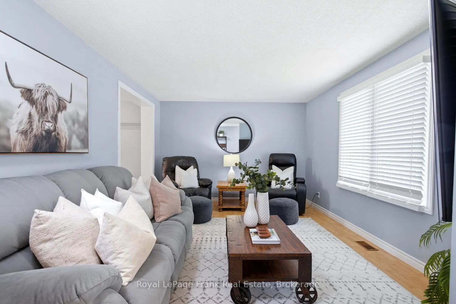 Photo 7 of 93 Reid Street, Kawartha Lakes, Bobcaygeon — HOMEH