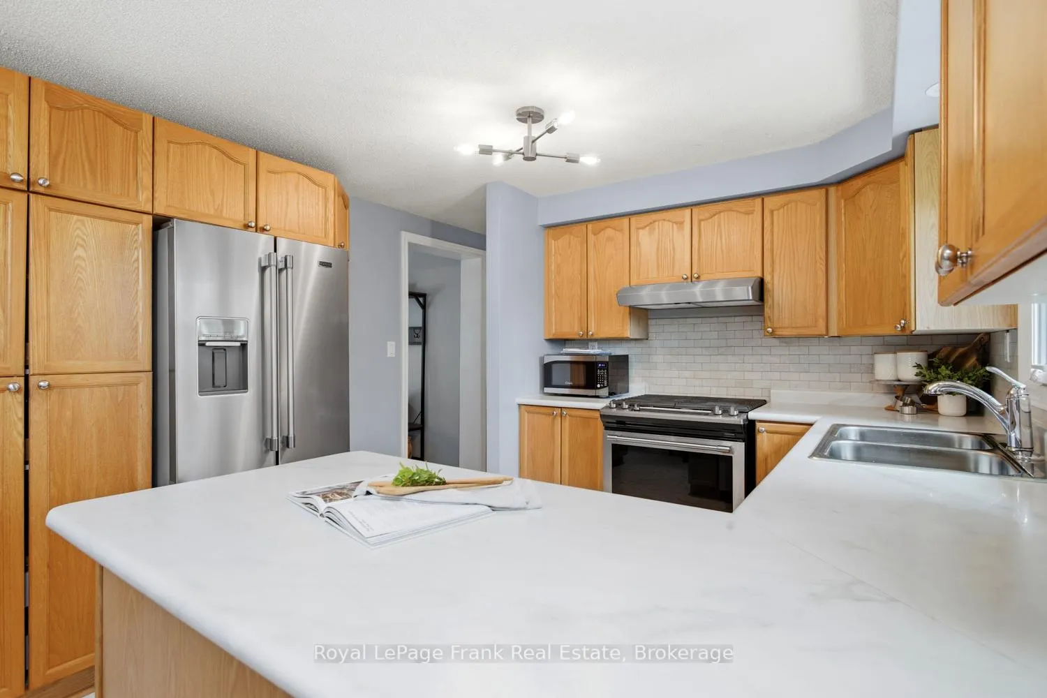 Photo 10 of 93 Reid Street, Kawartha Lakes, Bobcaygeon — HOMEH