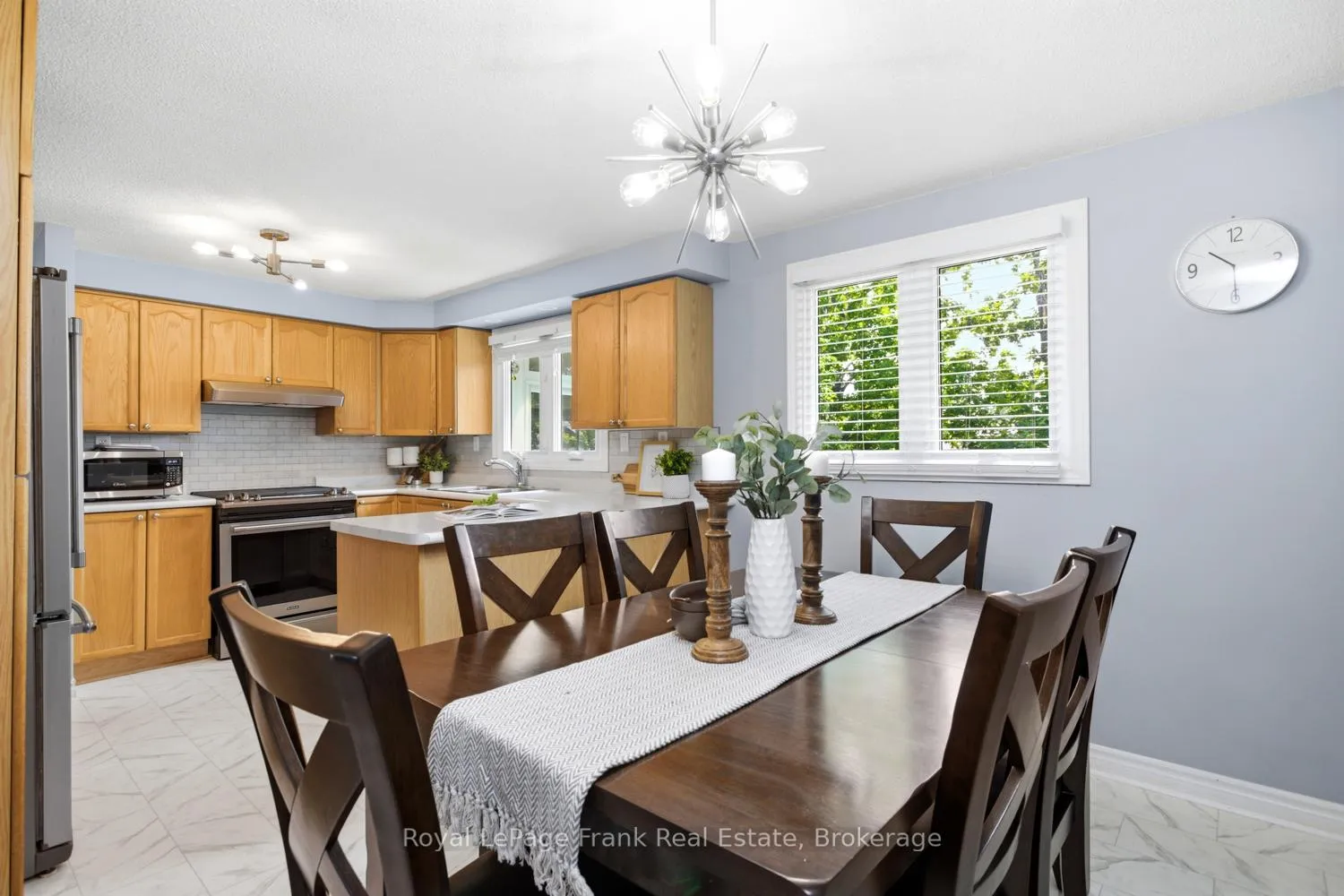 Photo 13 of 93 Reid Street, Kawartha Lakes, Bobcaygeon — HOMEH
