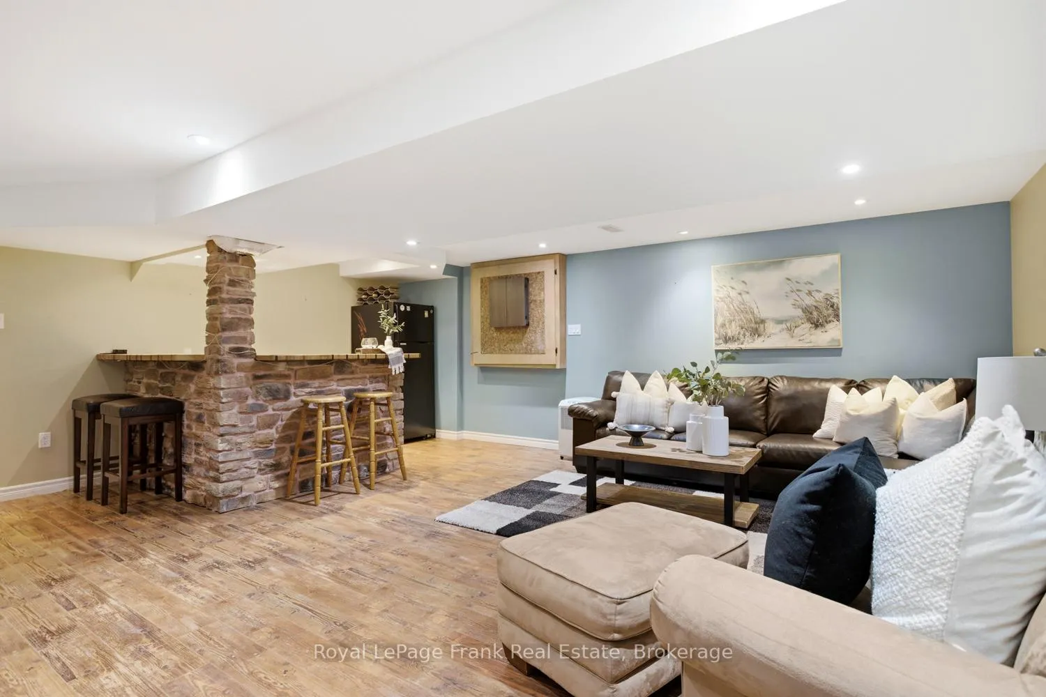 Photo 17 of 93 Reid Street, Kawartha Lakes, Bobcaygeon — HOMEH