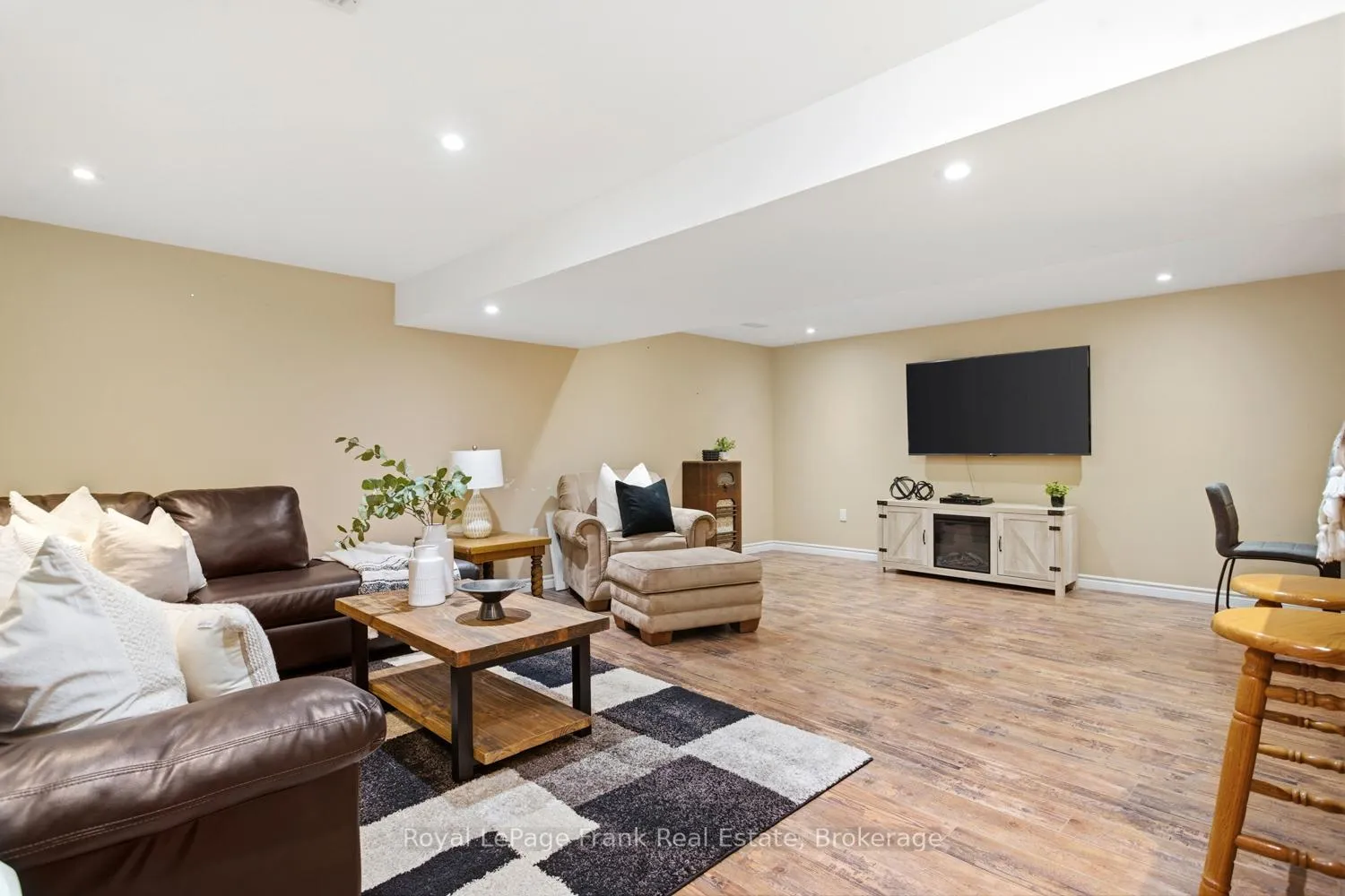 Photo 18 of 93 Reid Street, Kawartha Lakes, Bobcaygeon — HOMEH