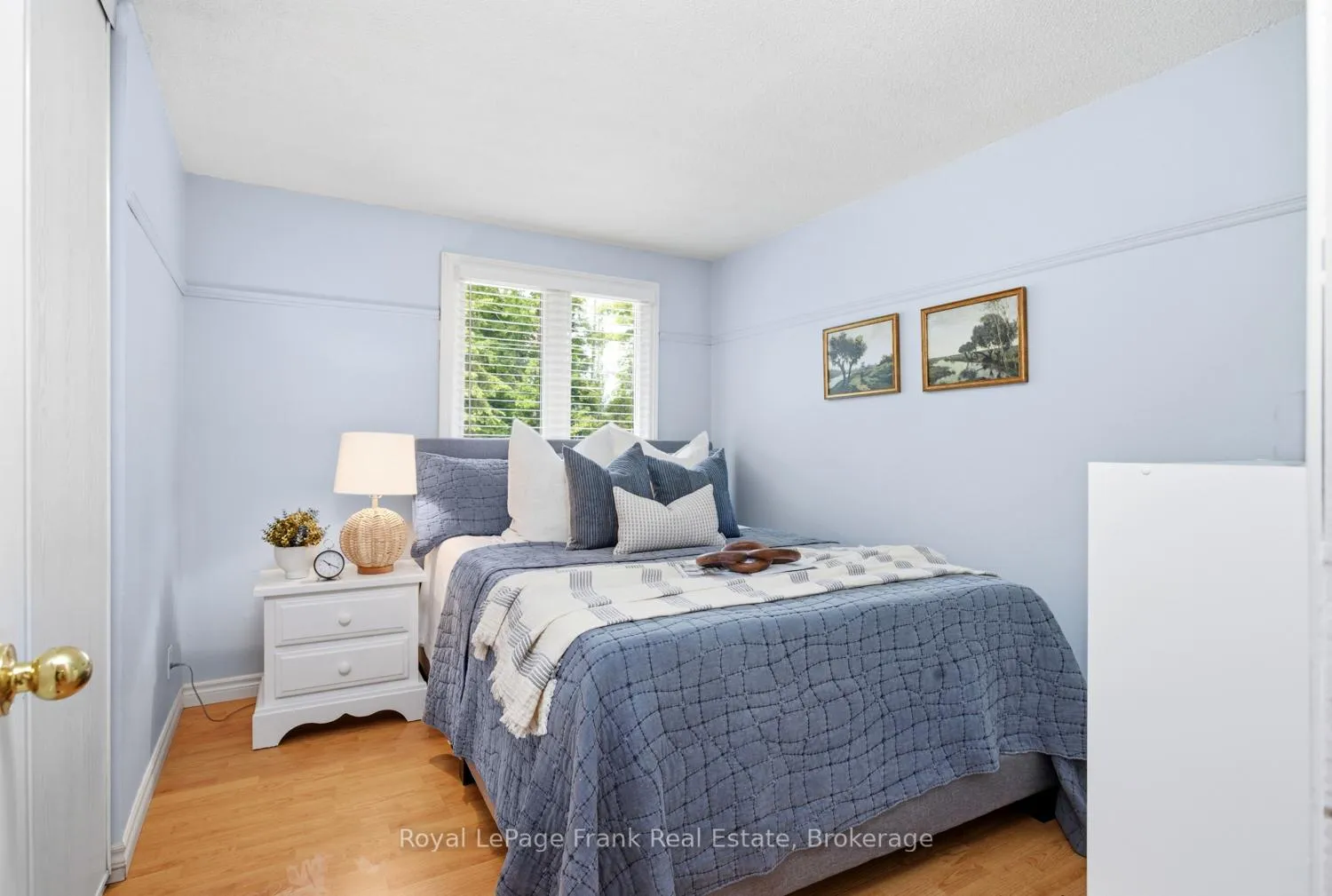 Photo 24 of 93 Reid Street, Kawartha Lakes, Bobcaygeon — HOMEH