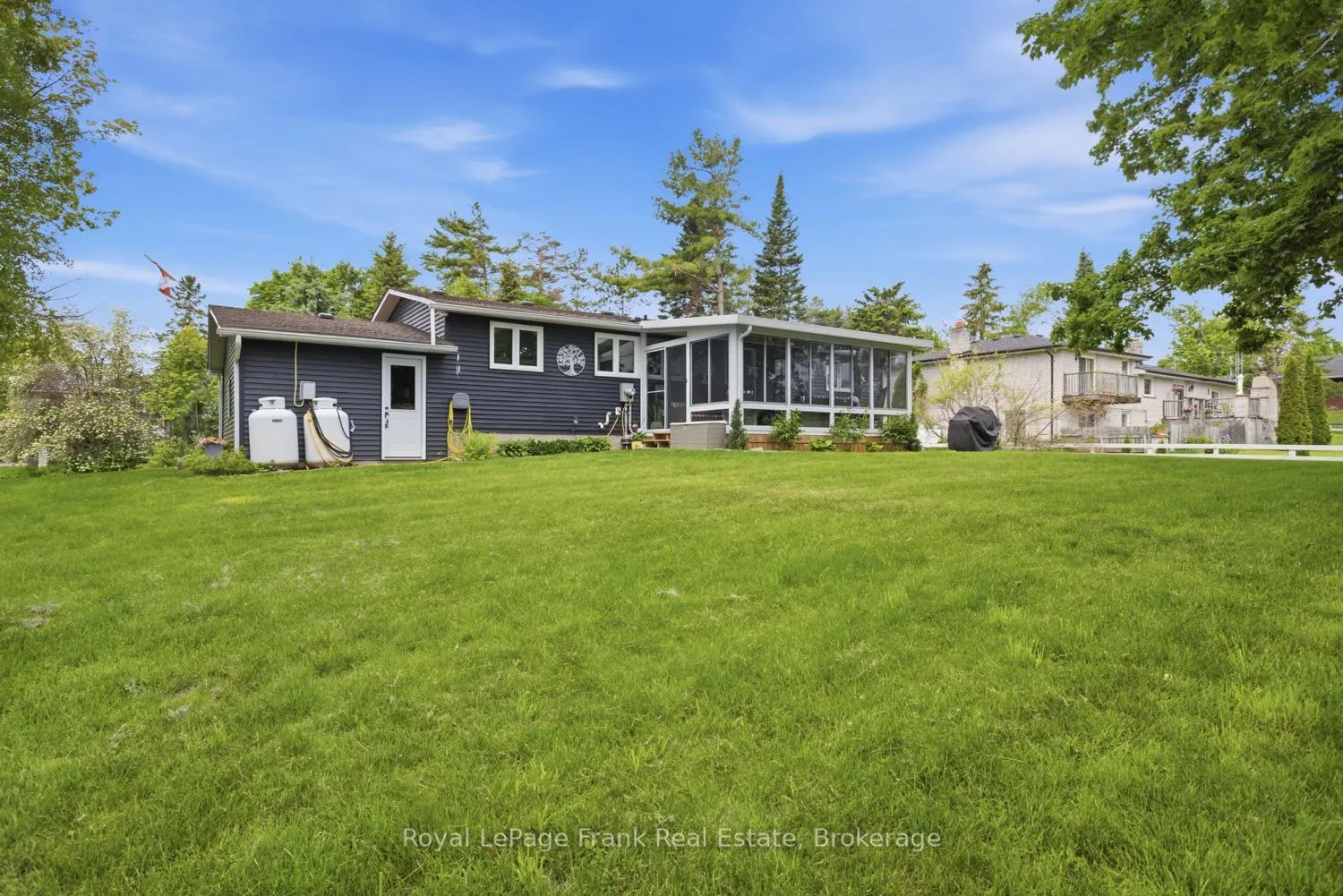 Photo 30 of 93 Reid Street, Kawartha Lakes, Bobcaygeon — HOMEH