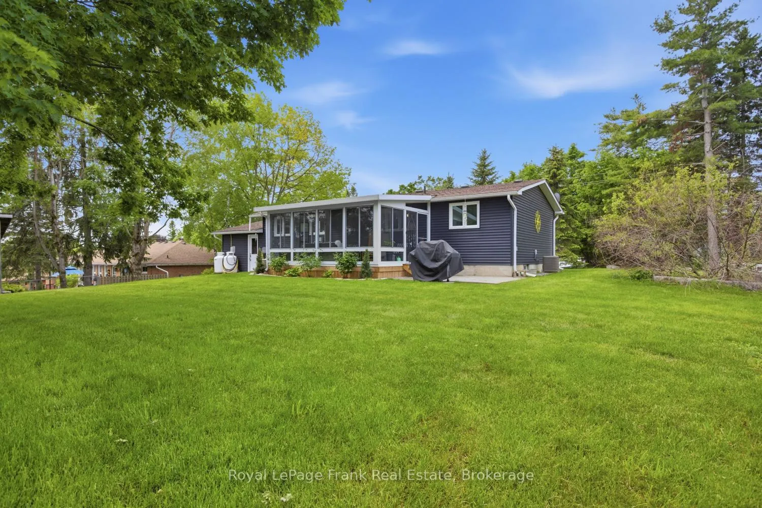 Photo 32 of 93 Reid Street, Kawartha Lakes, Bobcaygeon — HOMEH