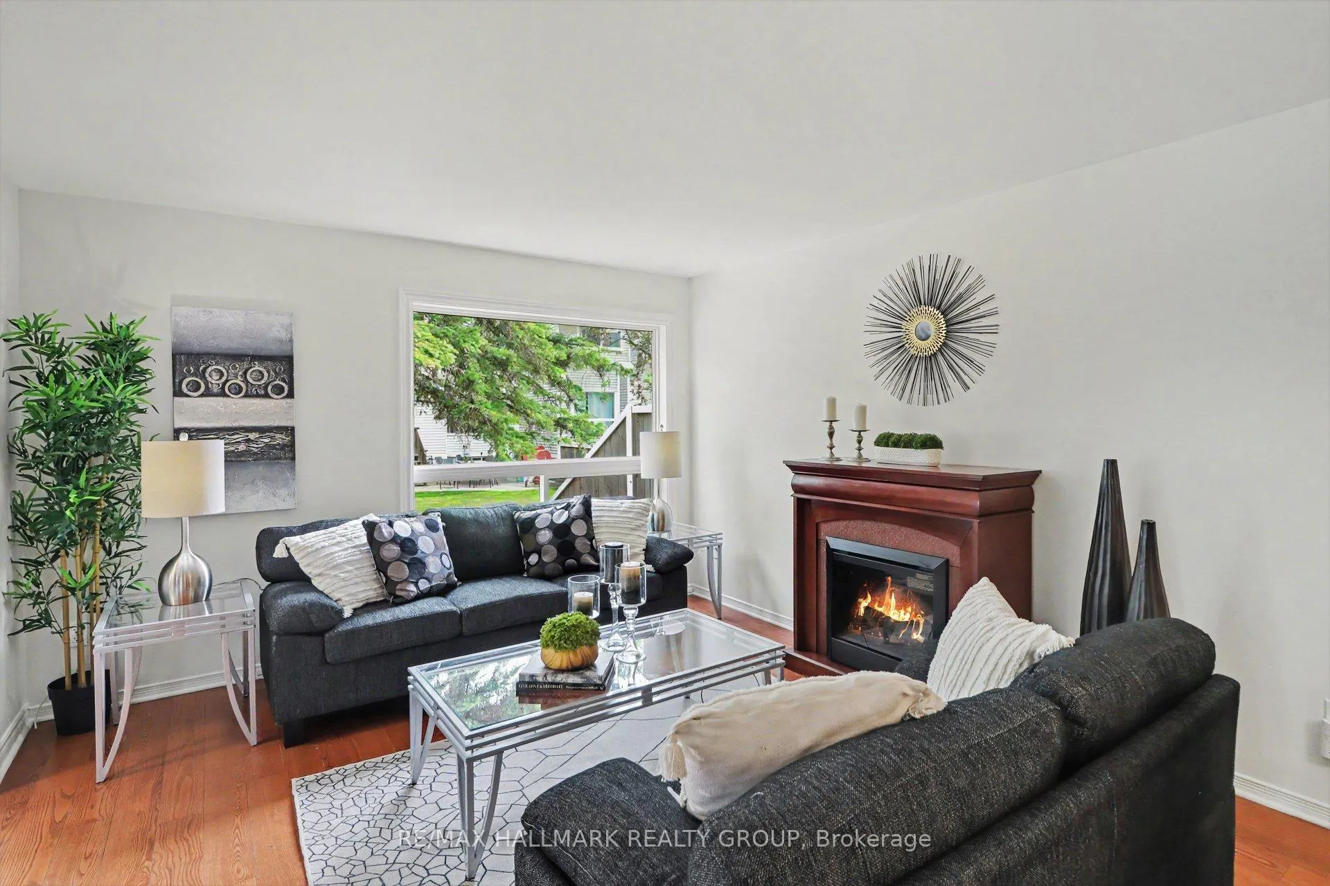 Photo 7 of 27 Sandcliffe Terrace, Ottawa, Centrepointe — HOMEH