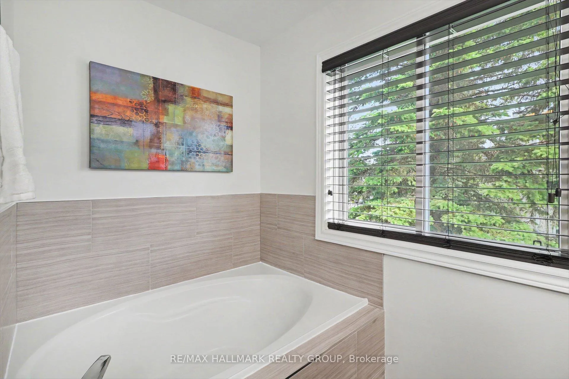 Photo 22 of 27 Sandcliffe Terrace, Ottawa, Centrepointe — HOMEH