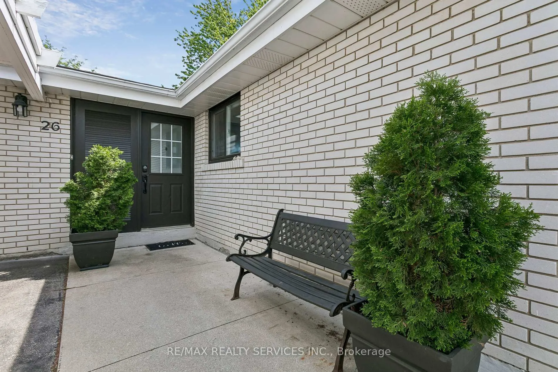 Photo 3 of 26 Watson Crescent, Brampton, Brampton East — HOMEH