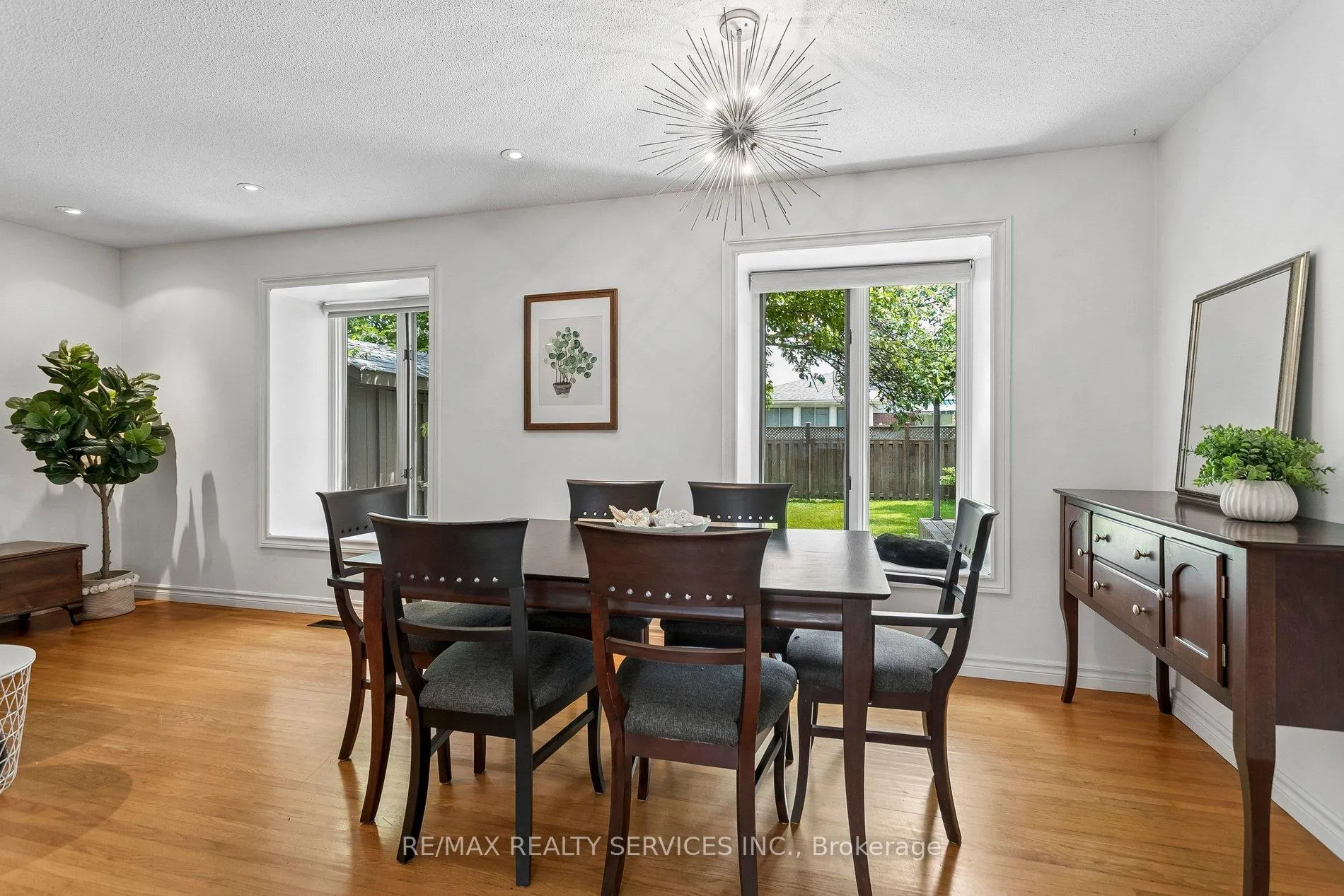 Photo 5 of 26 Watson Crescent, Brampton, Brampton East — HOMEH