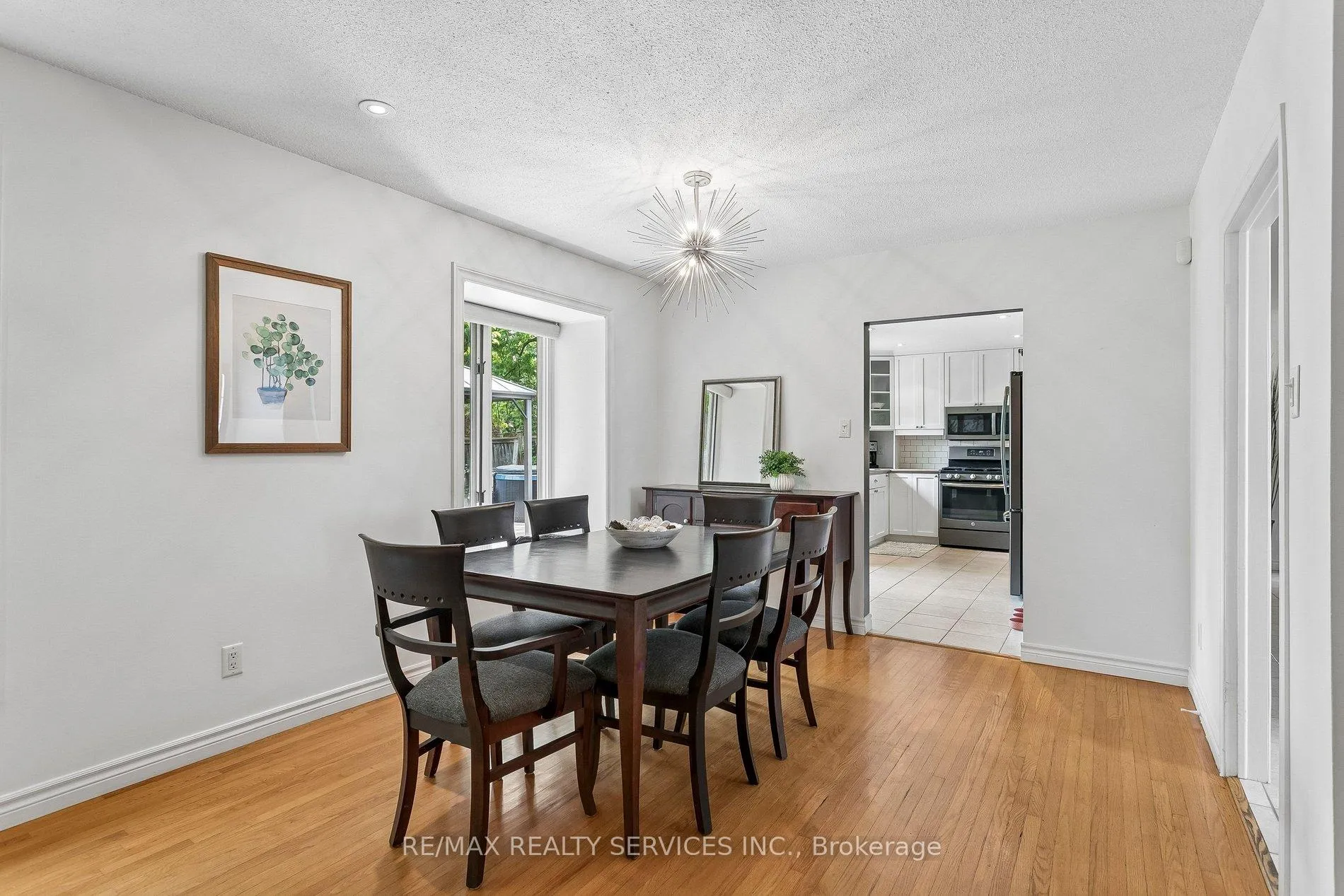 Photo 7 of 26 Watson Crescent, Brampton, Brampton East — HOMEH