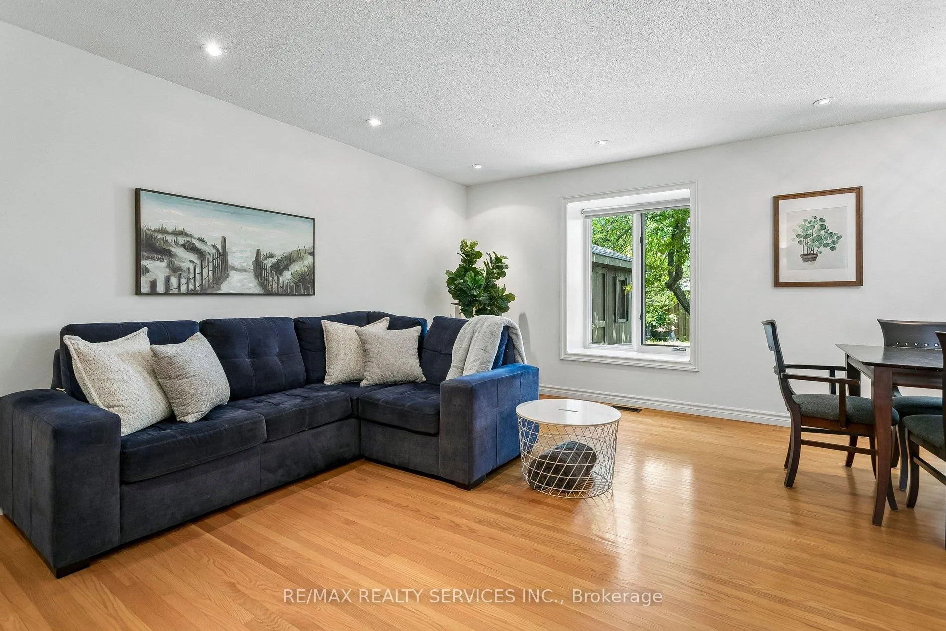 Photo 9 of 26 Watson Crescent, Brampton, Brampton East — HOMEH