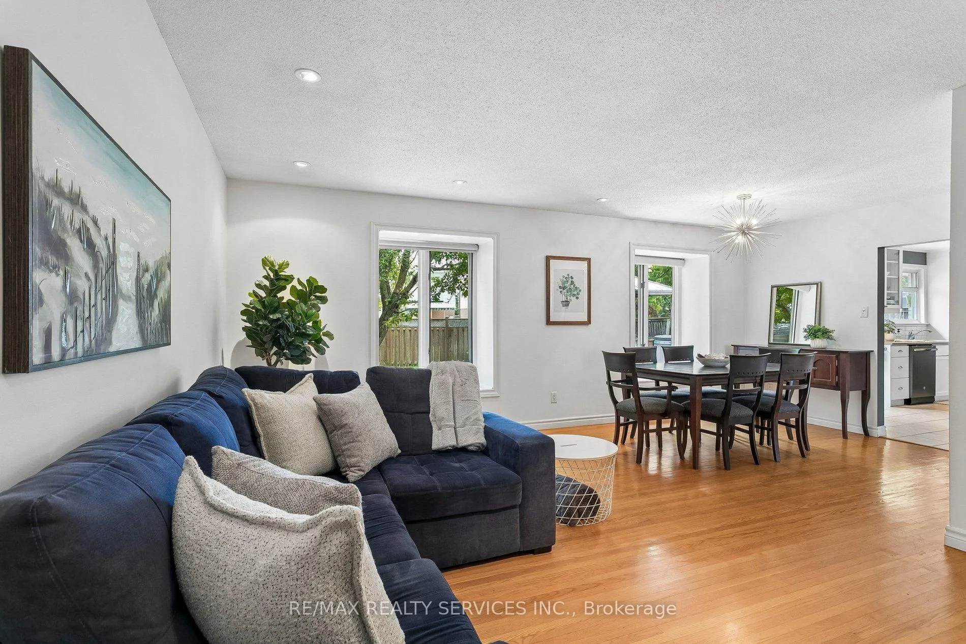 Photo 10 of 26 Watson Crescent, Brampton, Brampton East — HOMEH