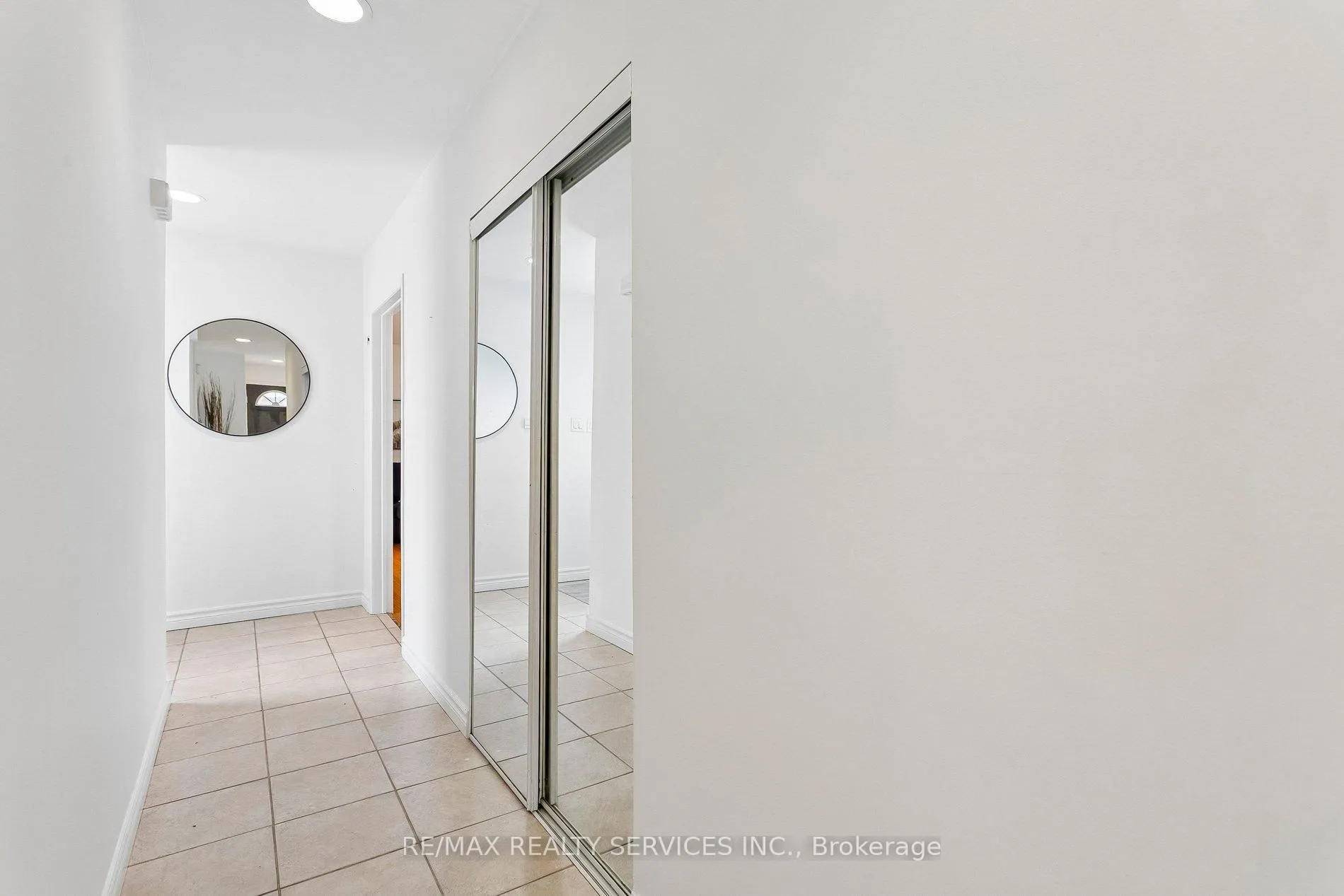 Photo 15 of 26 Watson Crescent, Brampton, Brampton East — HOMEH