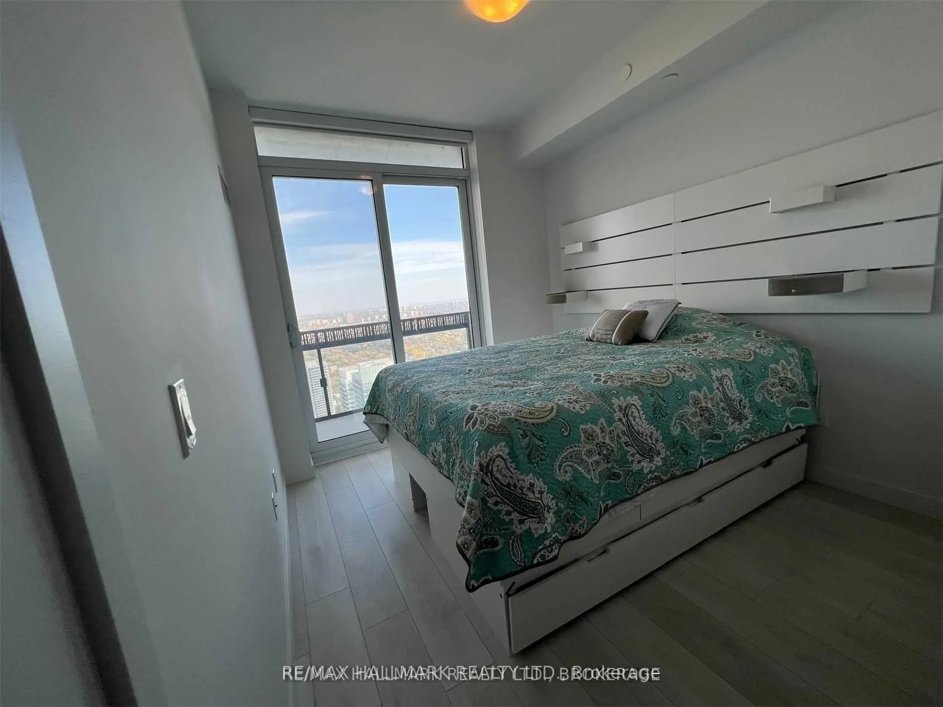 Photo 9 of Unit 4810, 8 Eglinton Avenue E, Toronto, Mount Pleasant West — HOMEH