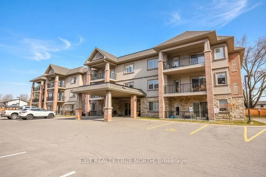 Photo 1 of Unit 204, 19B Yonge Street N, Springwater, Elmvale — HOMEH