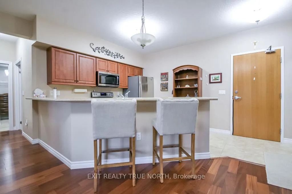 Photo 9 of Unit 204, 19B Yonge Street N, Springwater, Elmvale — HOMEH