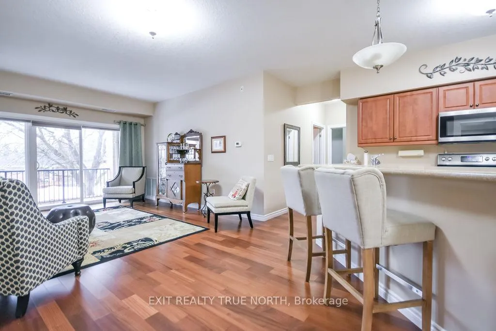 Photo 12 of Unit 204, 19B Yonge Street N, Springwater, Elmvale — HOMEH