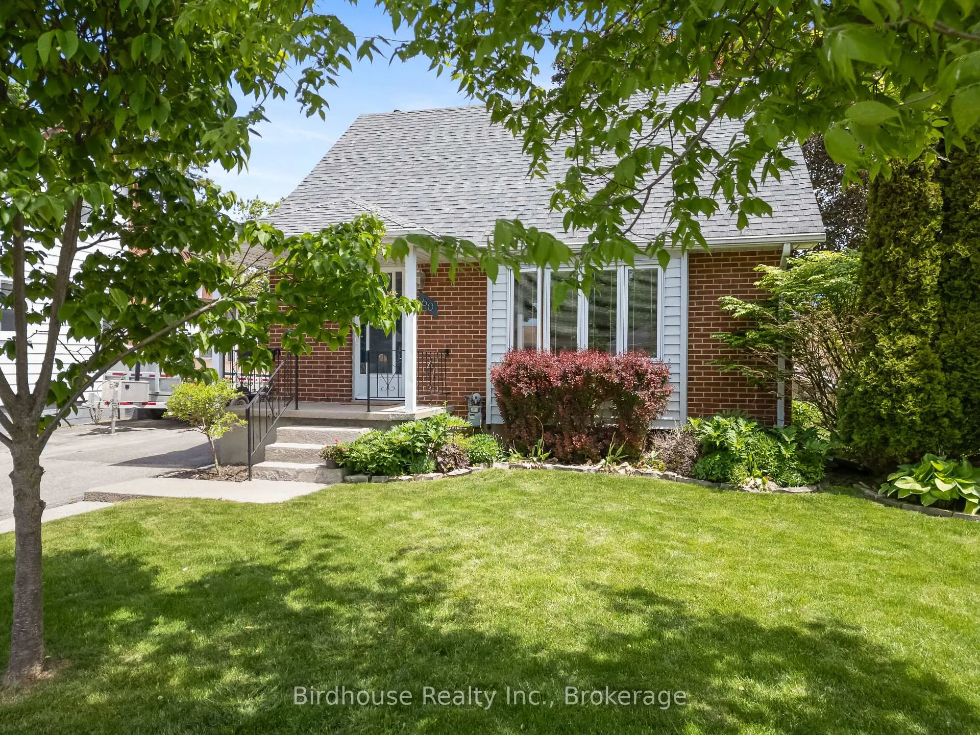 Photo 2 of 60 St David Street, Kawartha Lakes, Lindsay — HOMEH