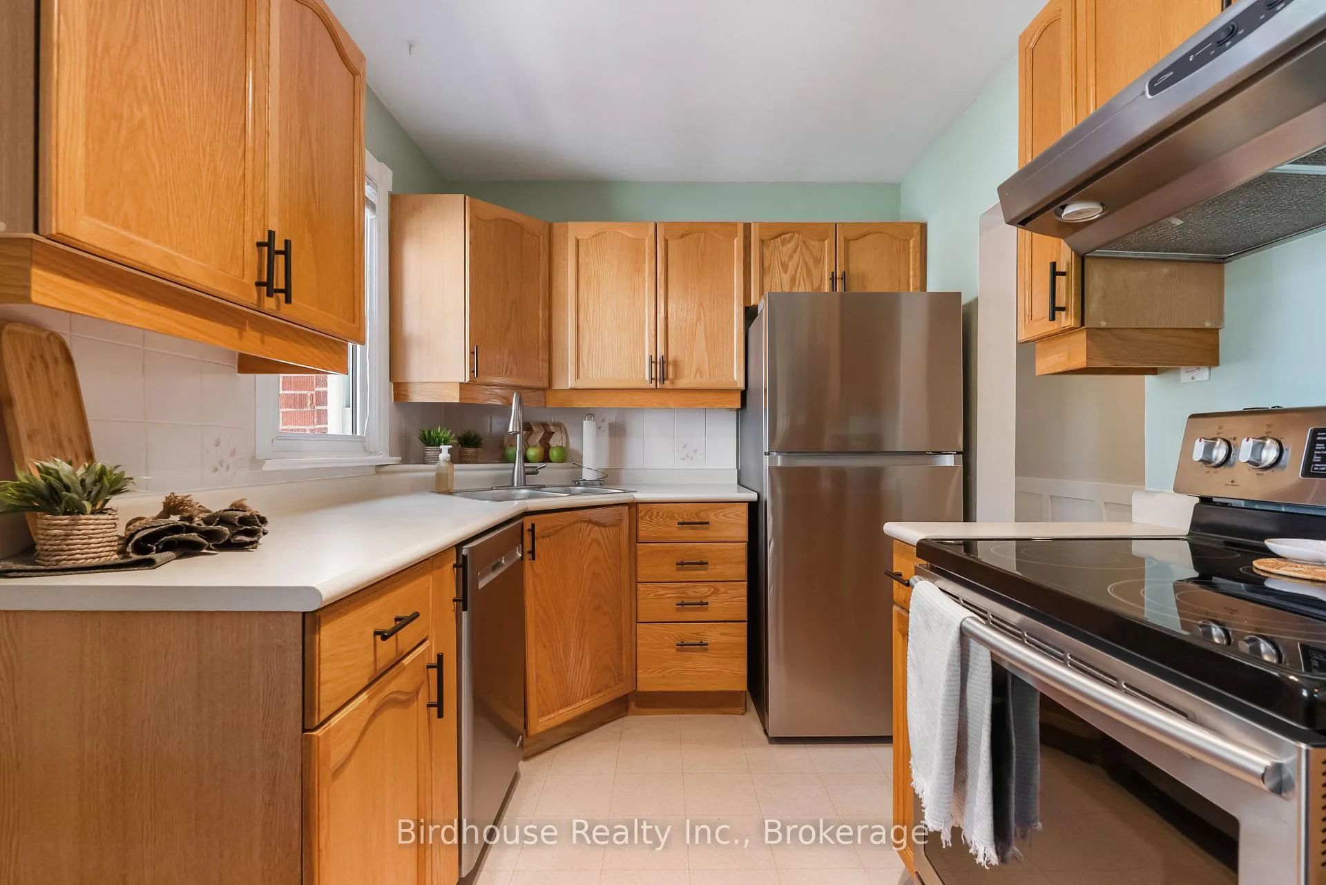 Photo 13 of 60 St David Street, Kawartha Lakes, Lindsay — HOMEH
