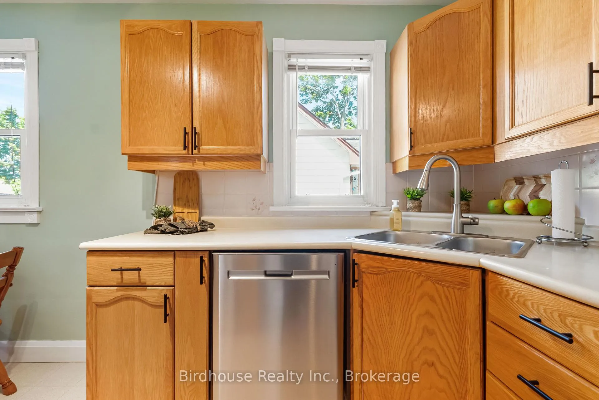 Photo 15 of 60 St David Street, Kawartha Lakes, Lindsay — HOMEH