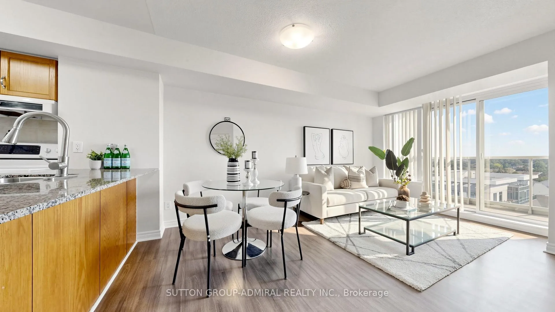 Photo 3 of Unit 811, 50 Disera Drive, Vaughan, Beverley Glen — HOMEH