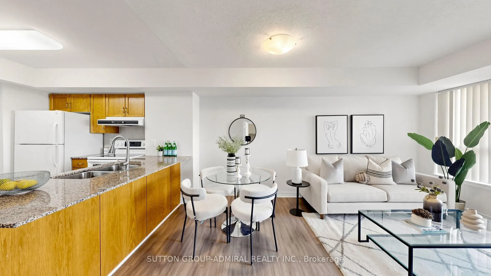 Photo 4 of Unit 811, 50 Disera Drive, Vaughan, Beverley Glen — HOMEH