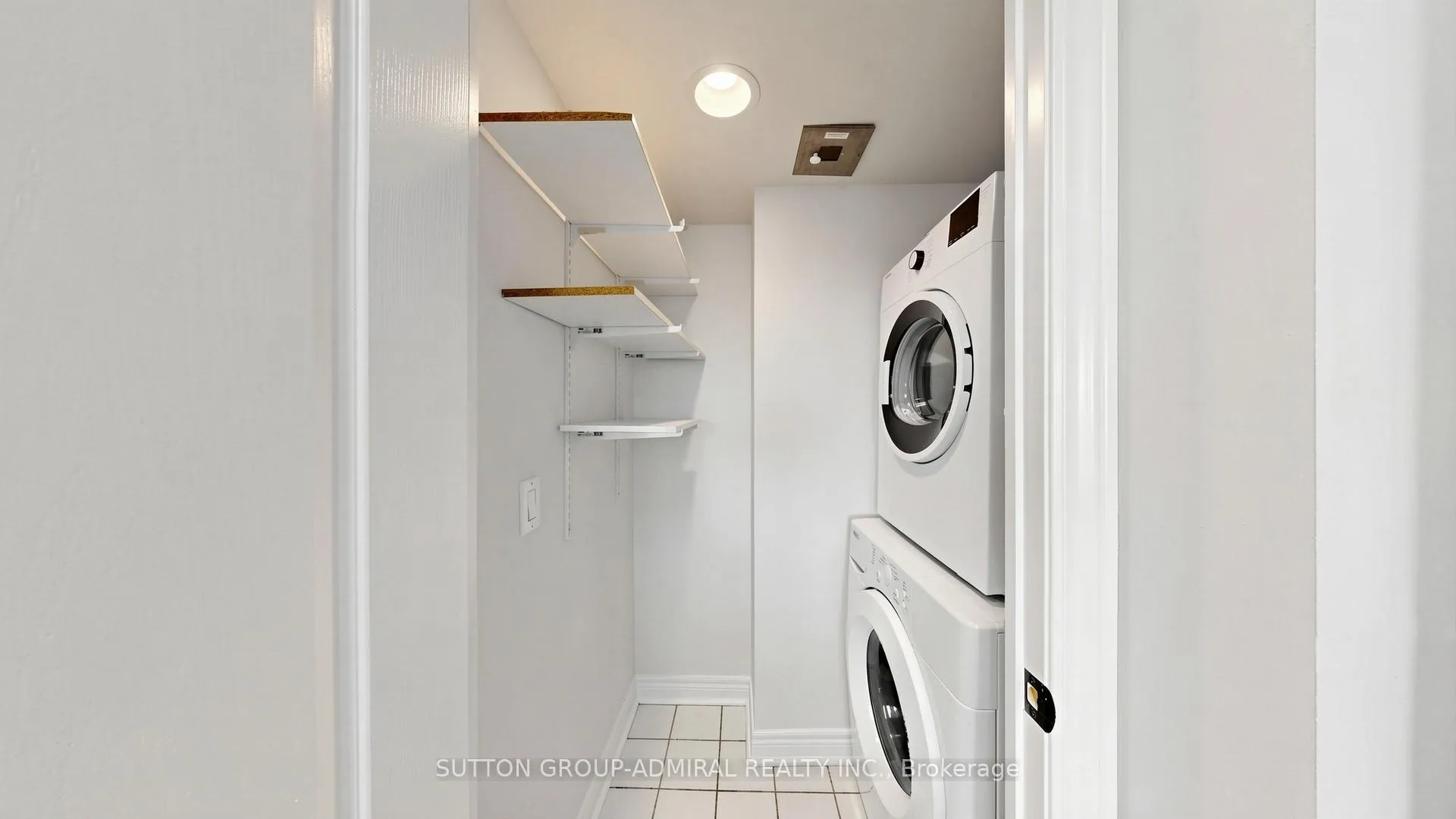 Photo 15 of Unit 811, 50 Disera Drive, Vaughan, Beverley Glen — HOMEH