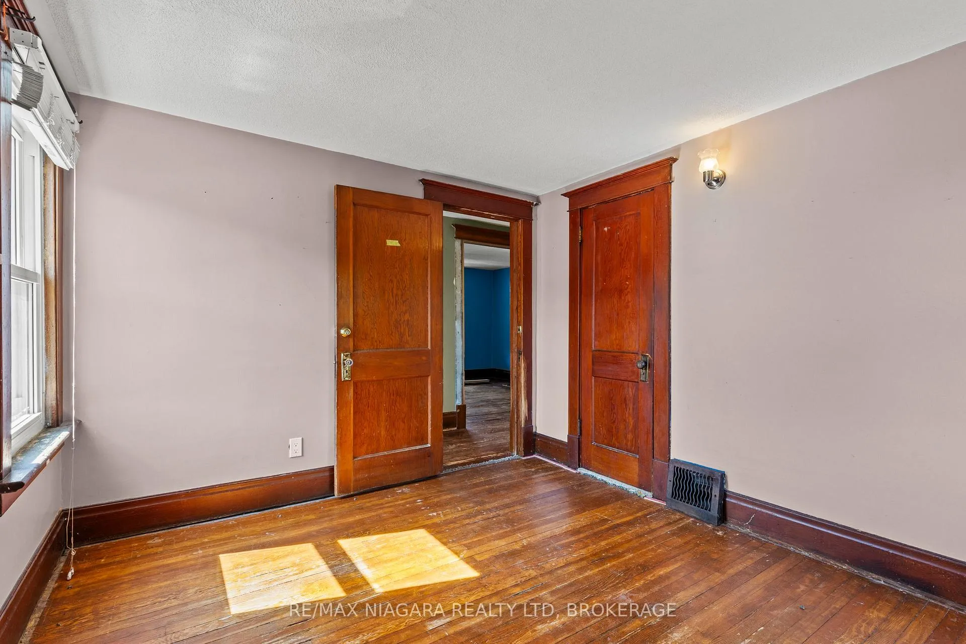 Photo 16 of 6393 High Street, Niagara Falls, Hospital — HOMEH