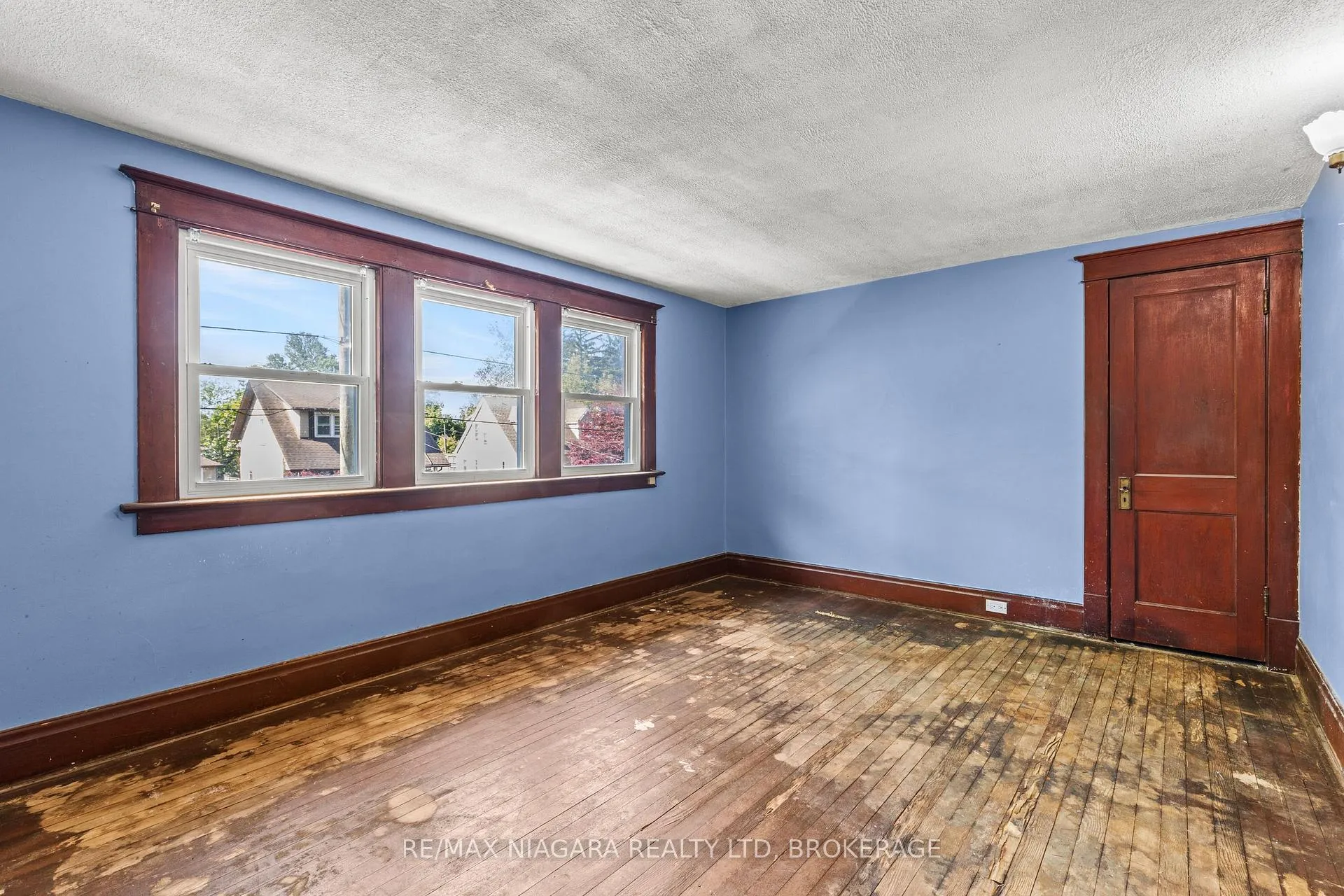Photo 19 of 6393 High Street, Niagara Falls, Hospital — HOMEH