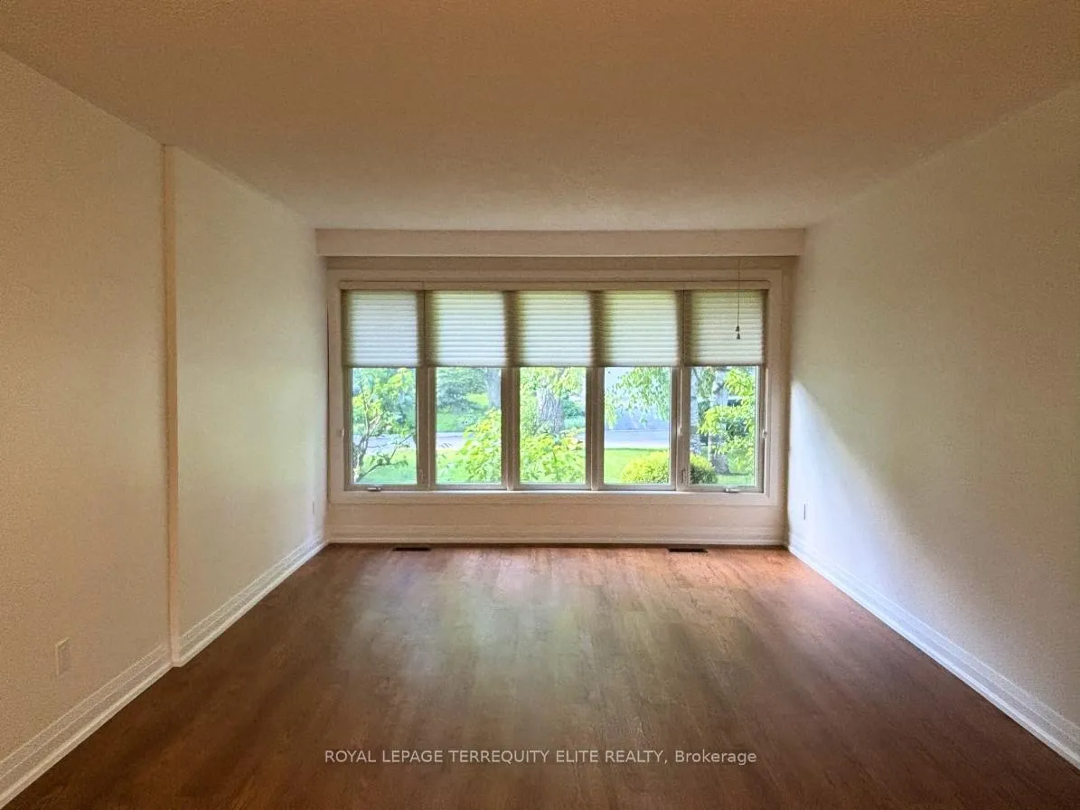 Photo 4 of 9 Banquo Road, Markham, Royal Orchard — HOMEH