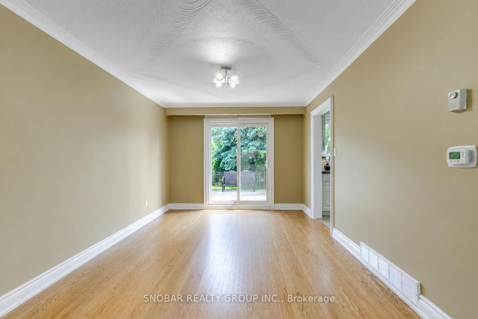 Photo 5 of 42 Norgrove Crescent, Etobicoke, Willowridge-Martingrove-Richview — HOMEH