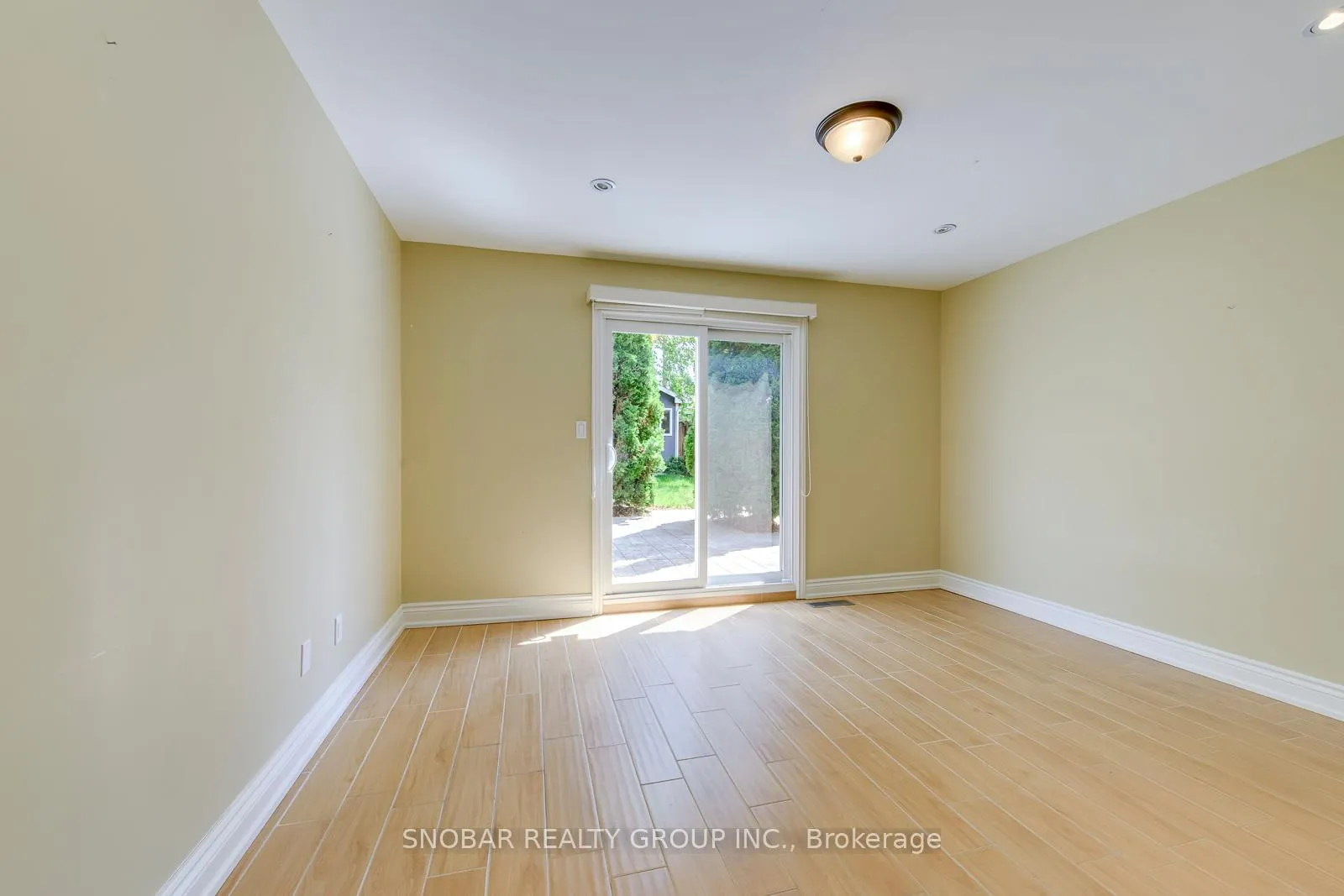 Photo 9 of 42 Norgrove Crescent, Etobicoke, Willowridge-Martingrove-Richview — HOMEH