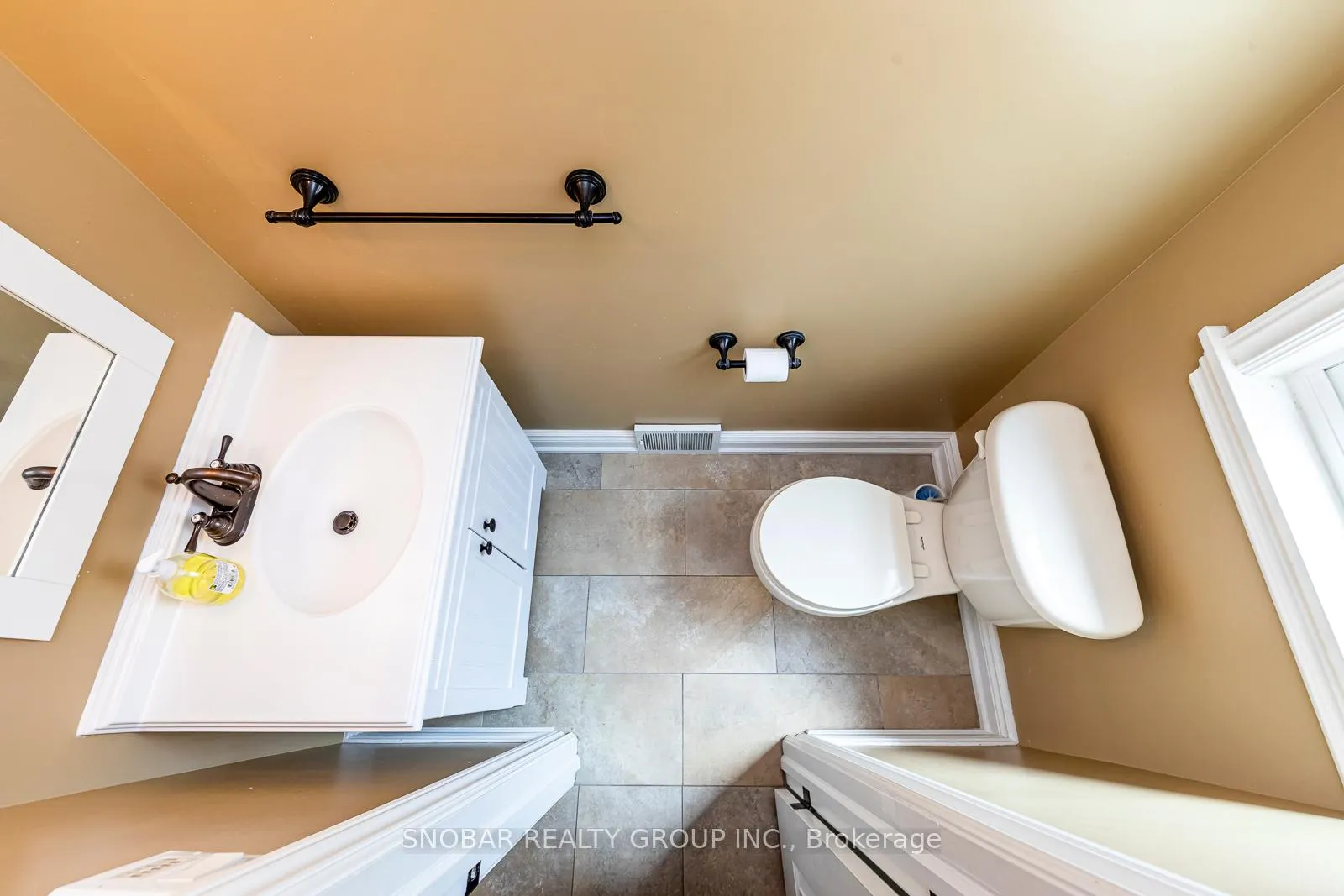 Photo 11 of 42 Norgrove Crescent, Etobicoke, Willowridge-Martingrove-Richview — HOMEH