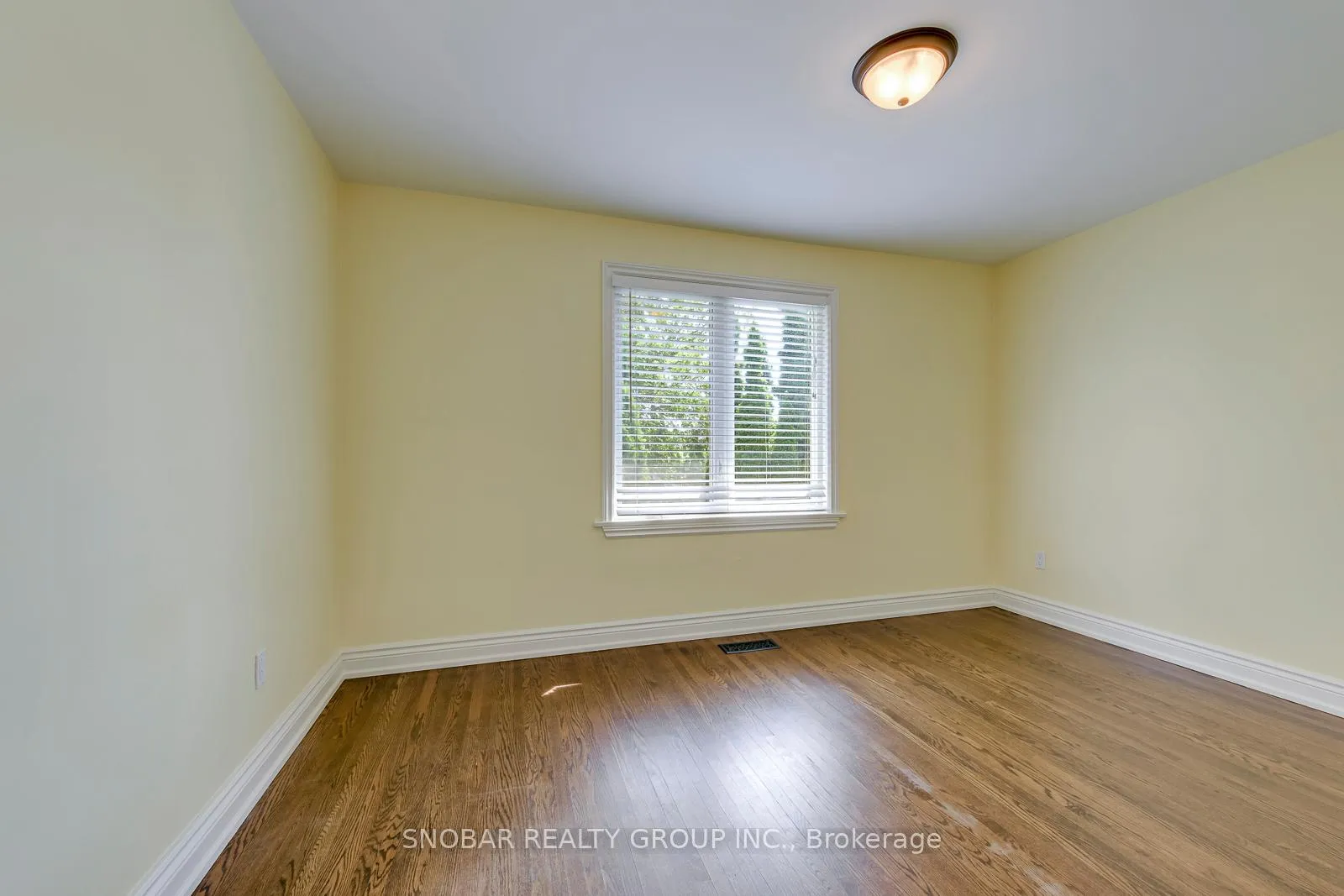 Photo 15 of 42 Norgrove Crescent, Etobicoke, Willowridge-Martingrove-Richview — HOMEH