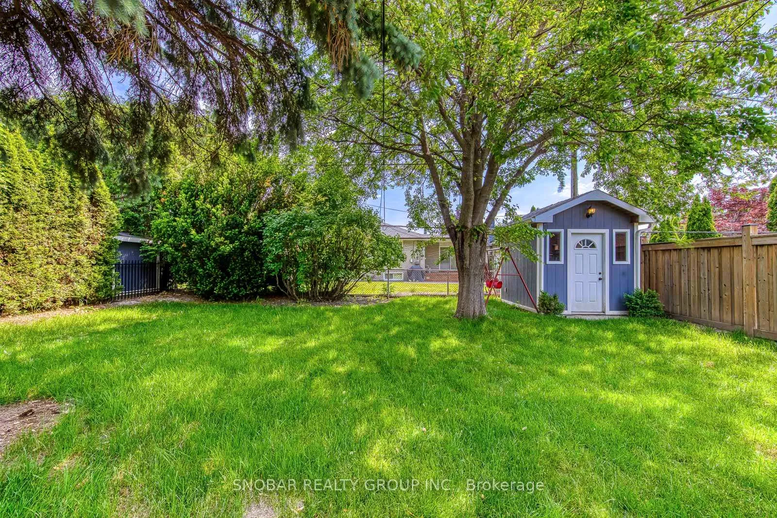 Photo 22 of 42 Norgrove Crescent, Etobicoke, Willowridge-Martingrove-Richview — HOMEH