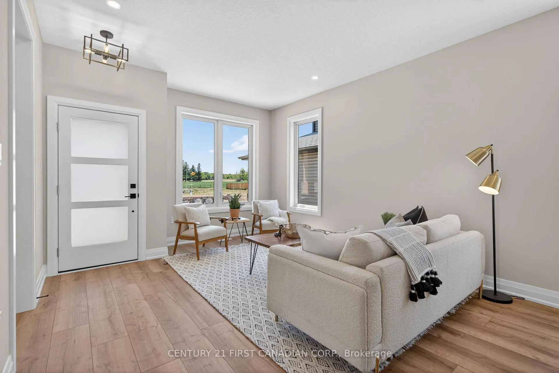 Photo 3 of 11 Postma Crescent, North Middlesex, Ailsa Craig — HOMEH