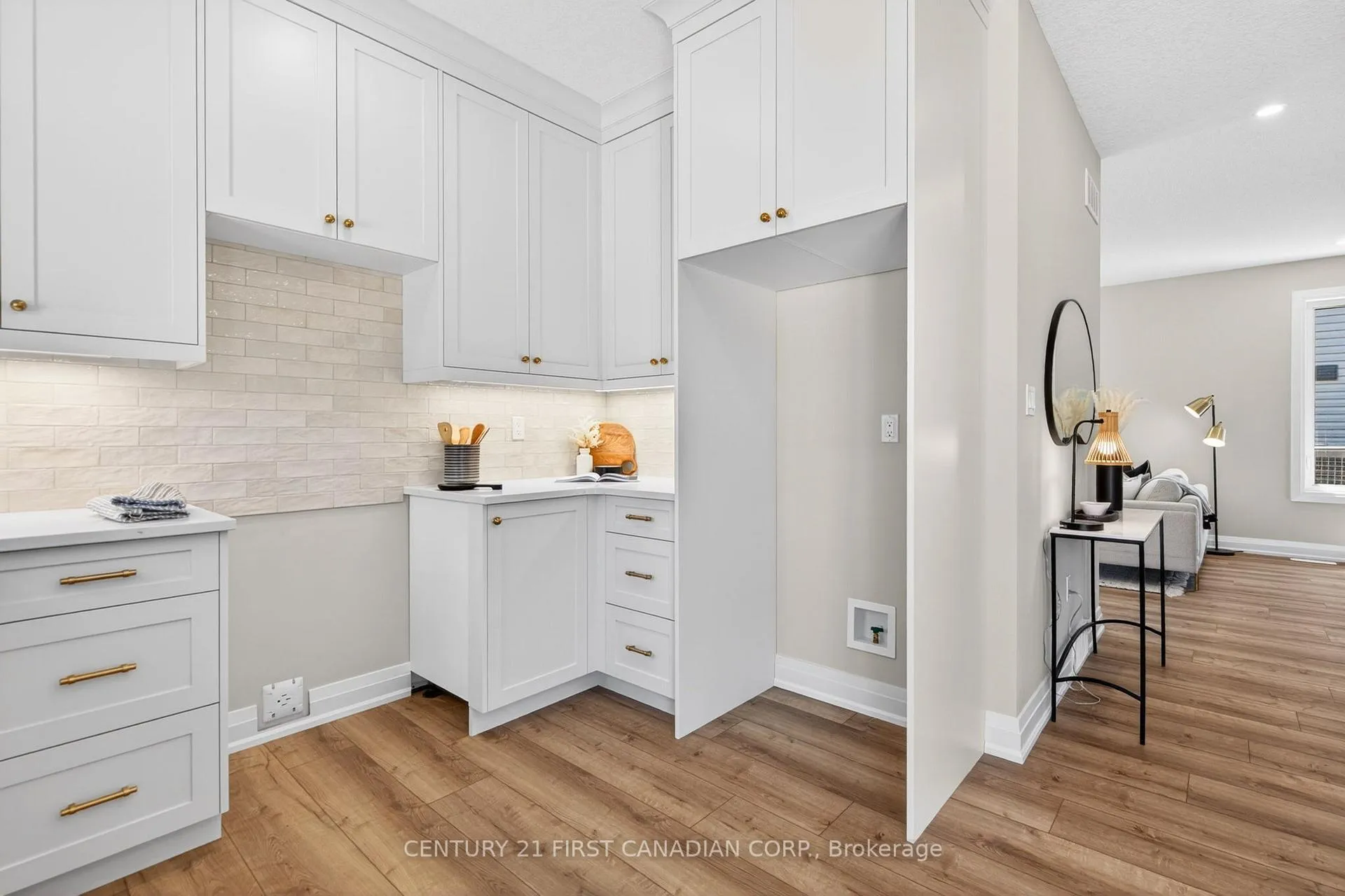 Photo 8 of 11 Postma Crescent, North Middlesex, Ailsa Craig — HOMEH