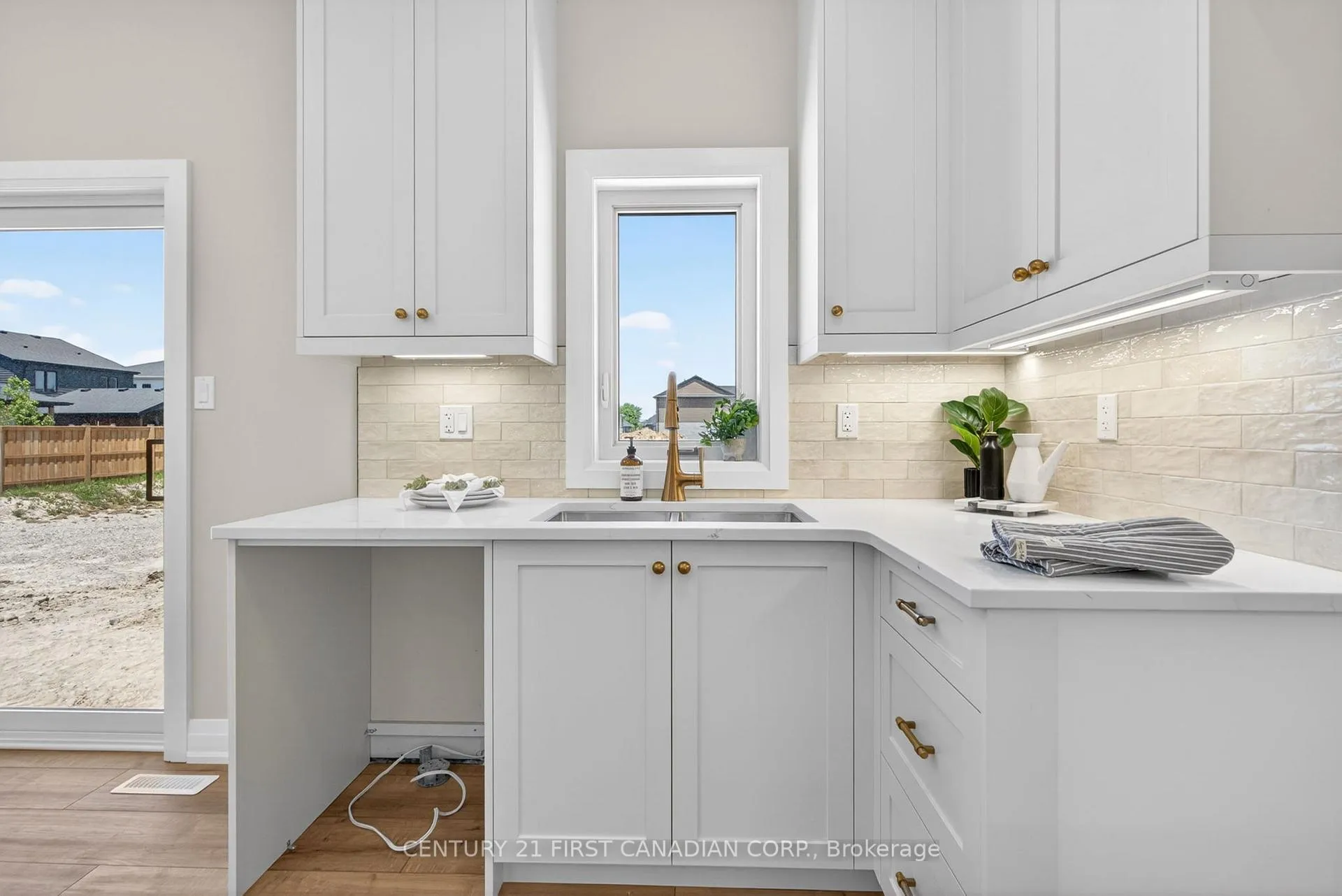 Photo 9 of 11 Postma Crescent, North Middlesex, Ailsa Craig — HOMEH