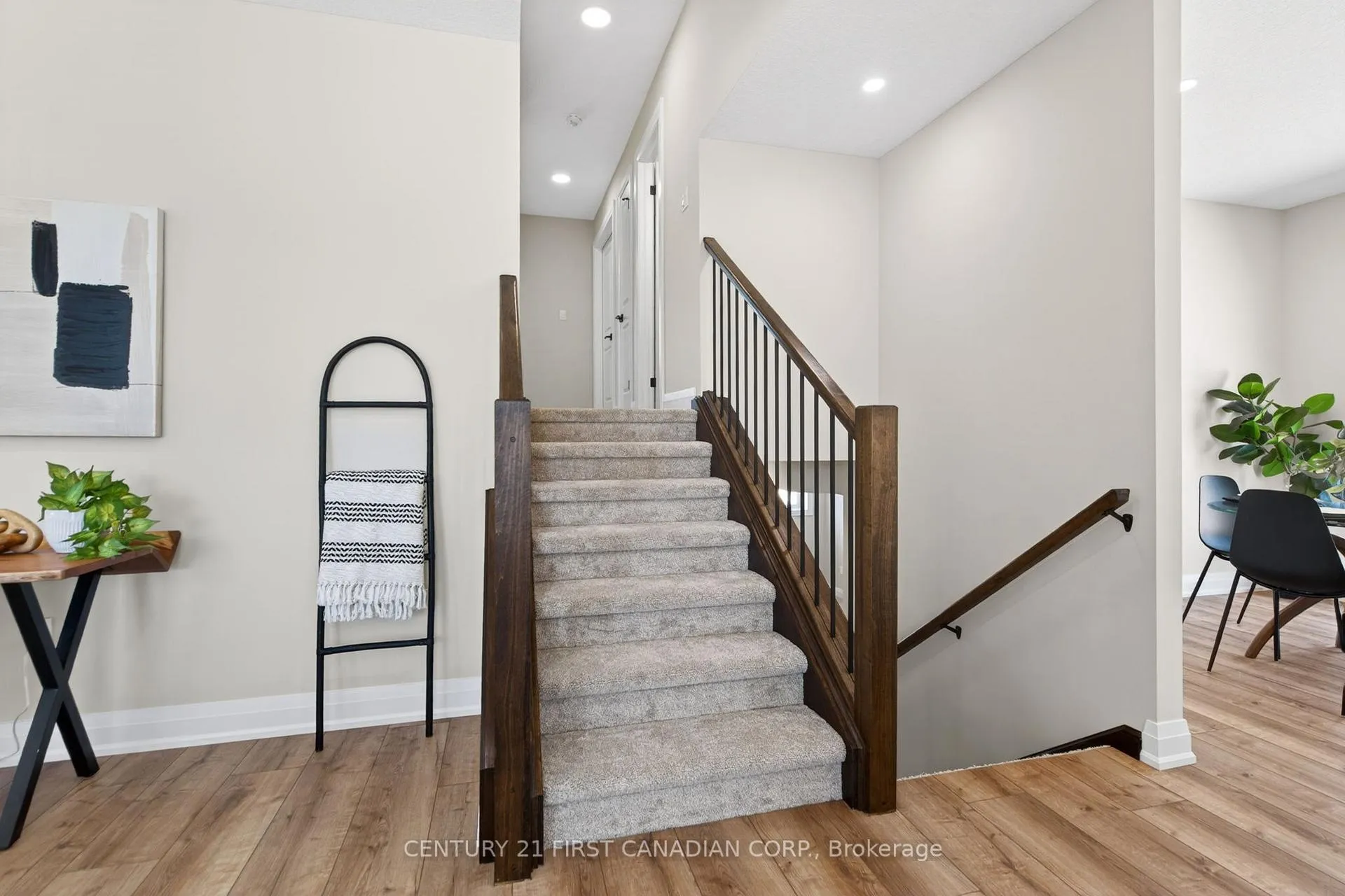 Photo 10 of 11 Postma Crescent, North Middlesex, Ailsa Craig — HOMEH