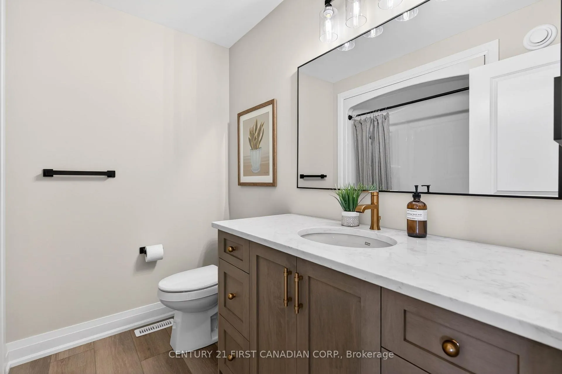 Photo 11 of 11 Postma Crescent, North Middlesex, Ailsa Craig — HOMEH