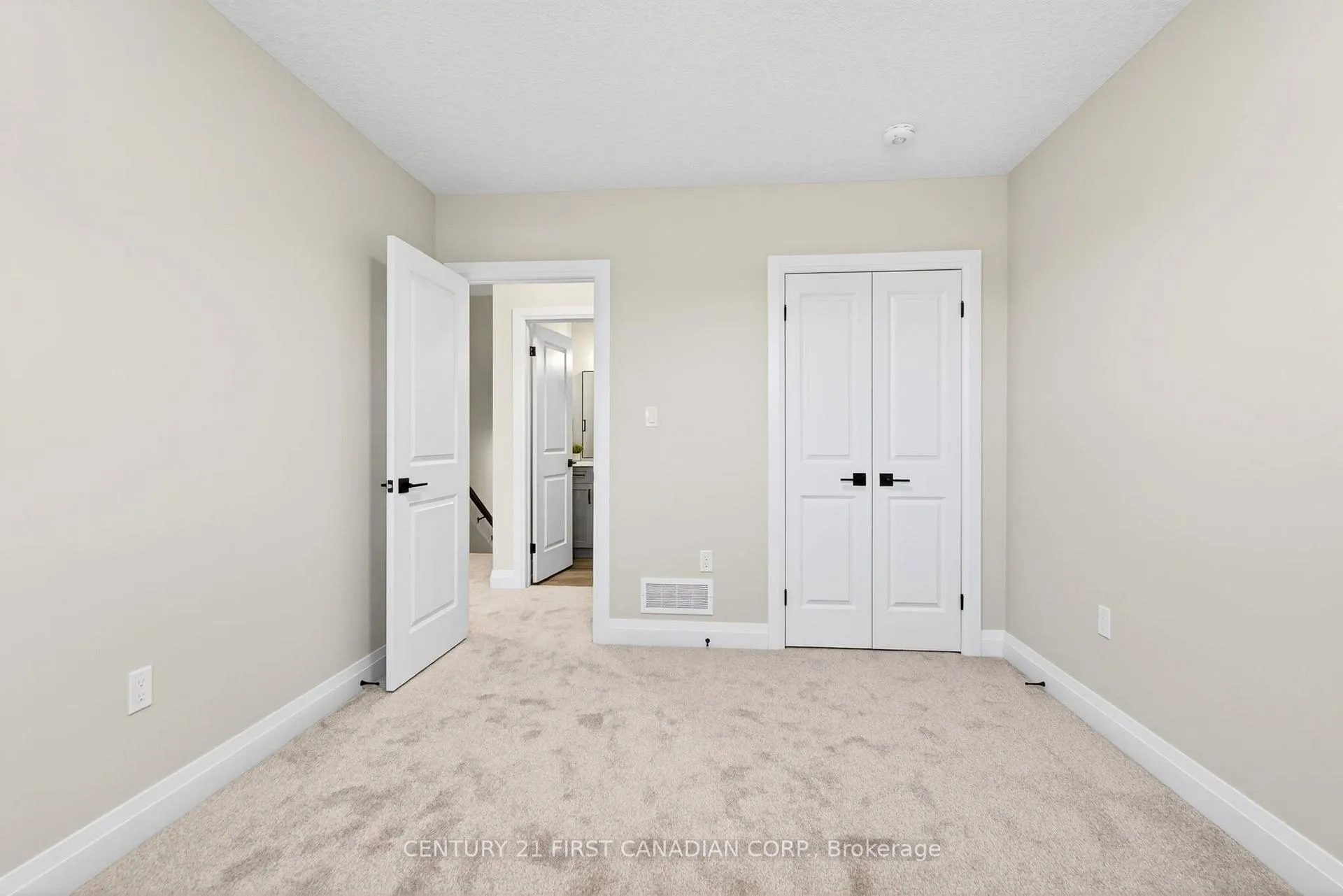 Photo 27 of 11 Postma Crescent, North Middlesex, Ailsa Craig — HOMEH